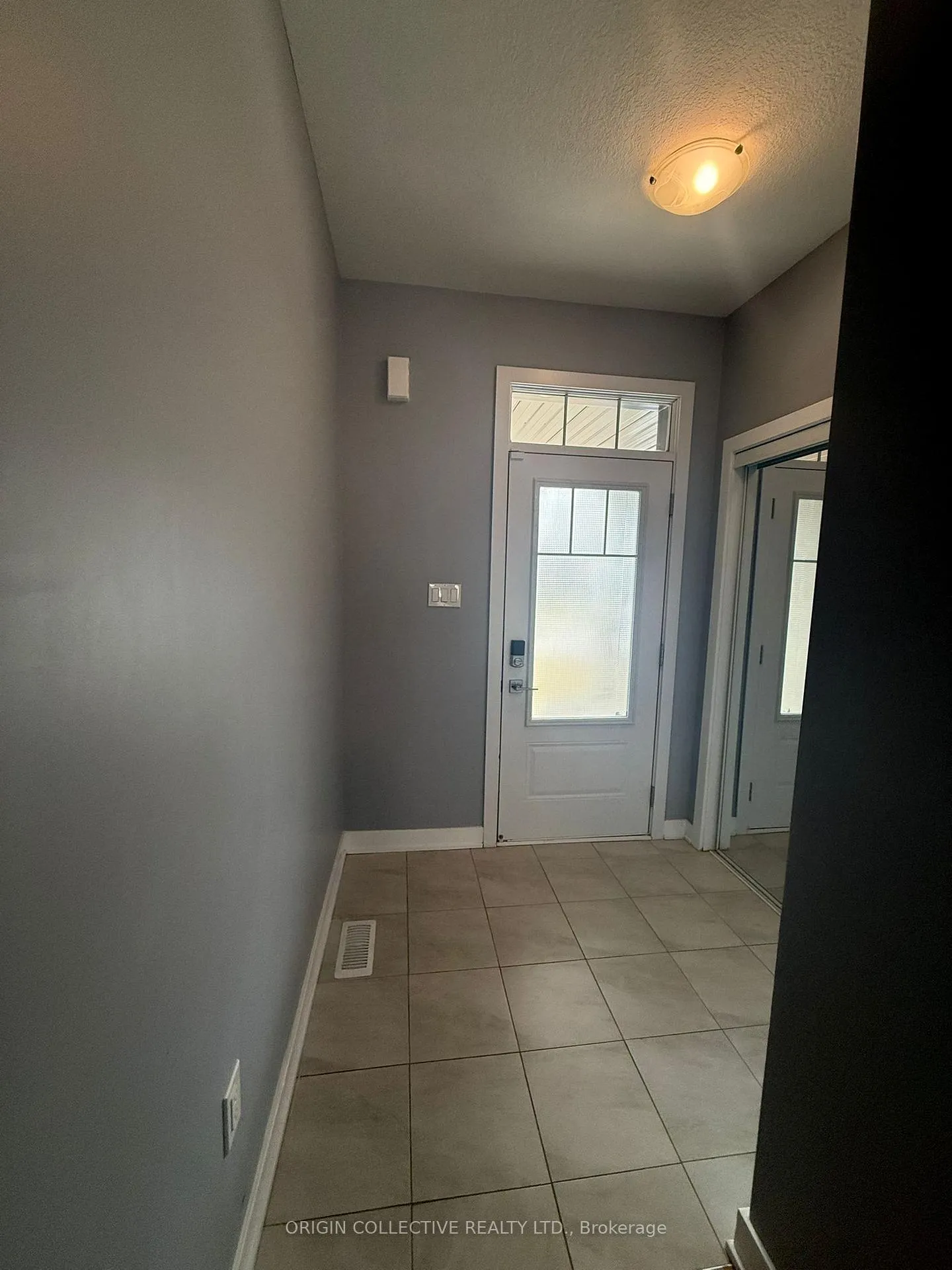 Photo 3 of 117 Keelson Street N, Welland, Dain City — HOMEH
