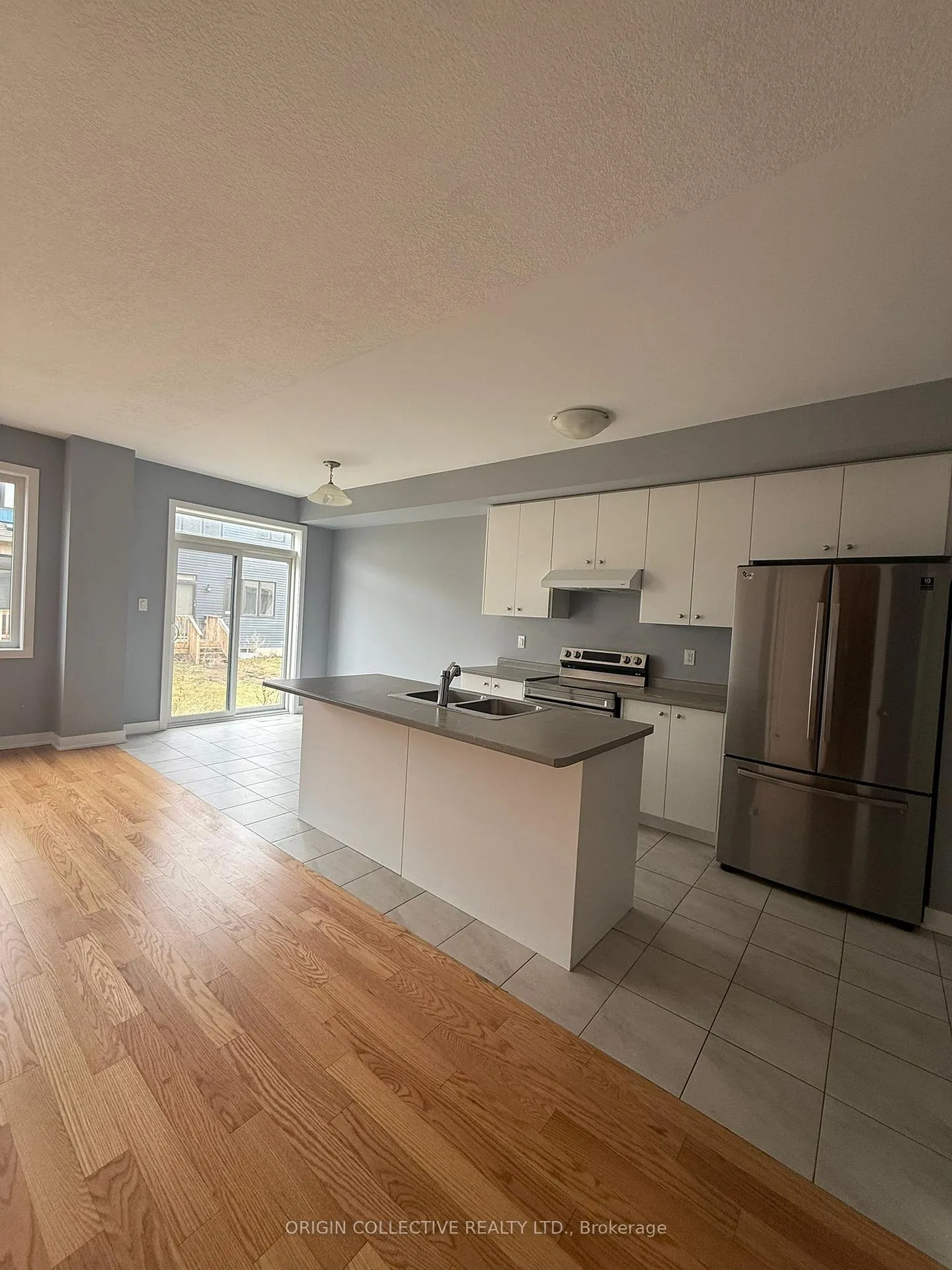 Photo 7 of 117 Keelson Street N, Welland, Dain City — HOMEH
