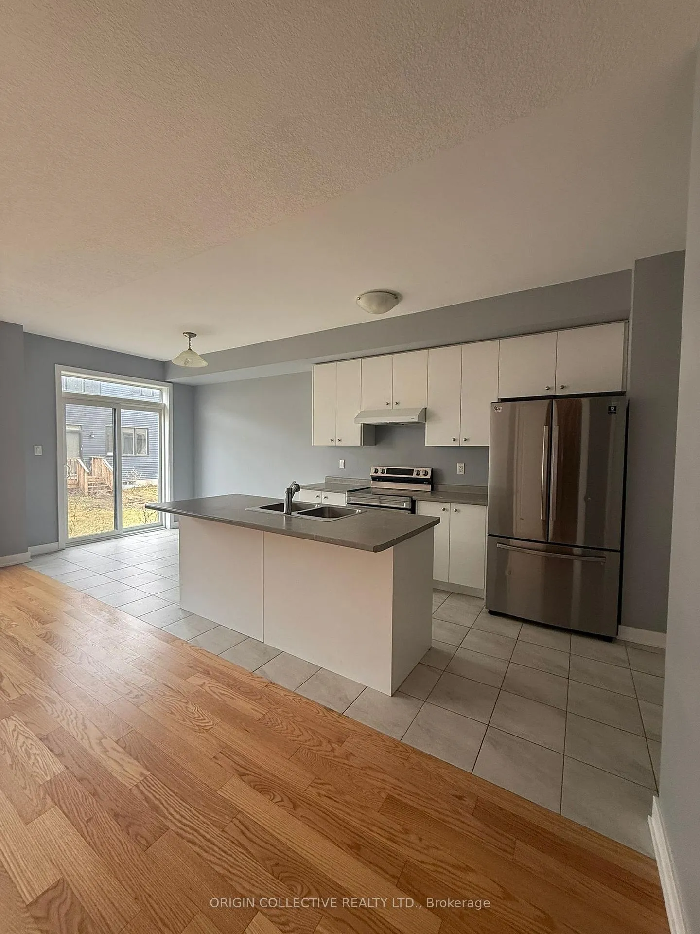 Photo 8 of 117 Keelson Street N, Welland, Dain City — HOMEH