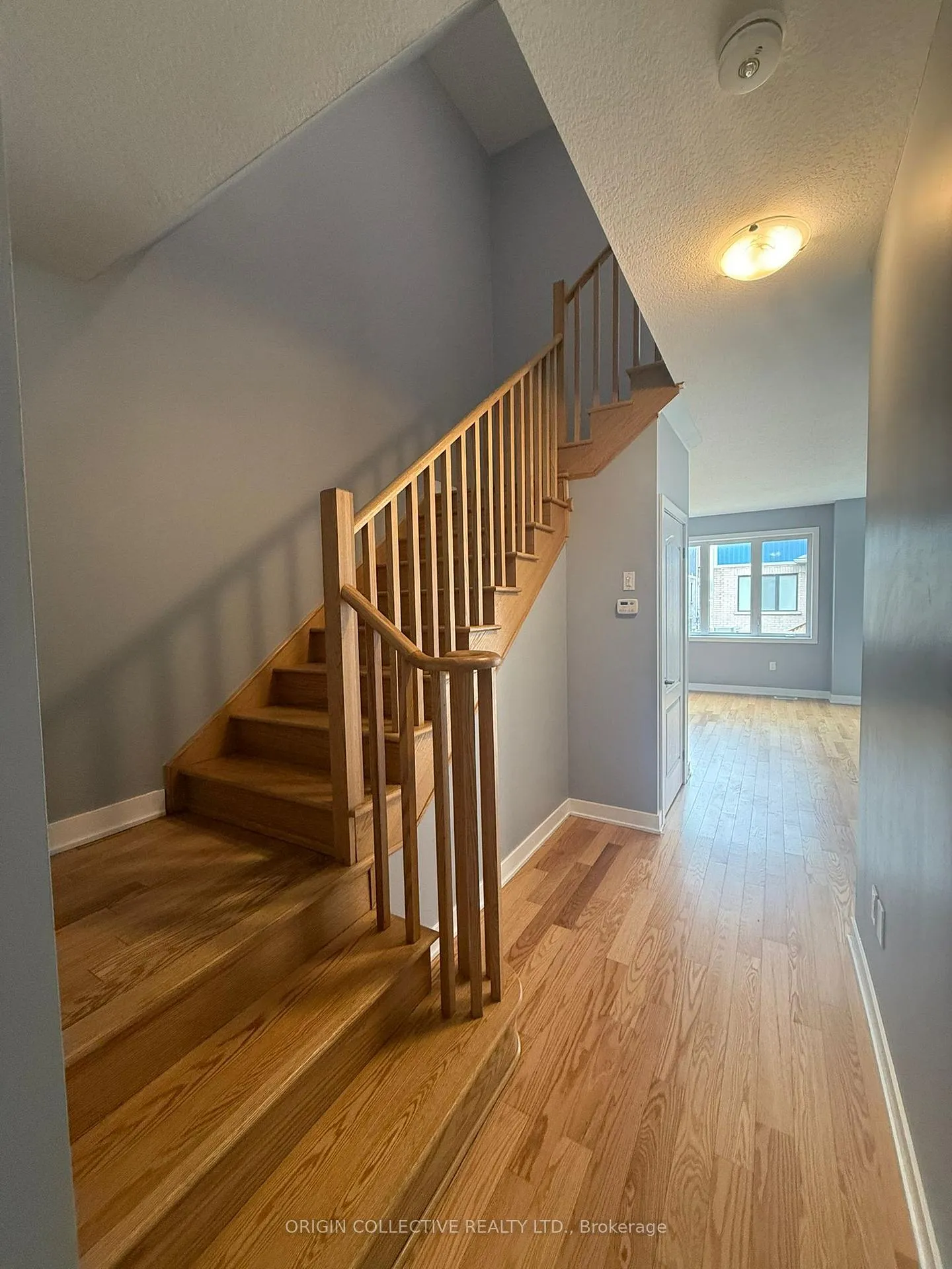 Photo 9 of 117 Keelson Street N, Welland, Dain City — HOMEH