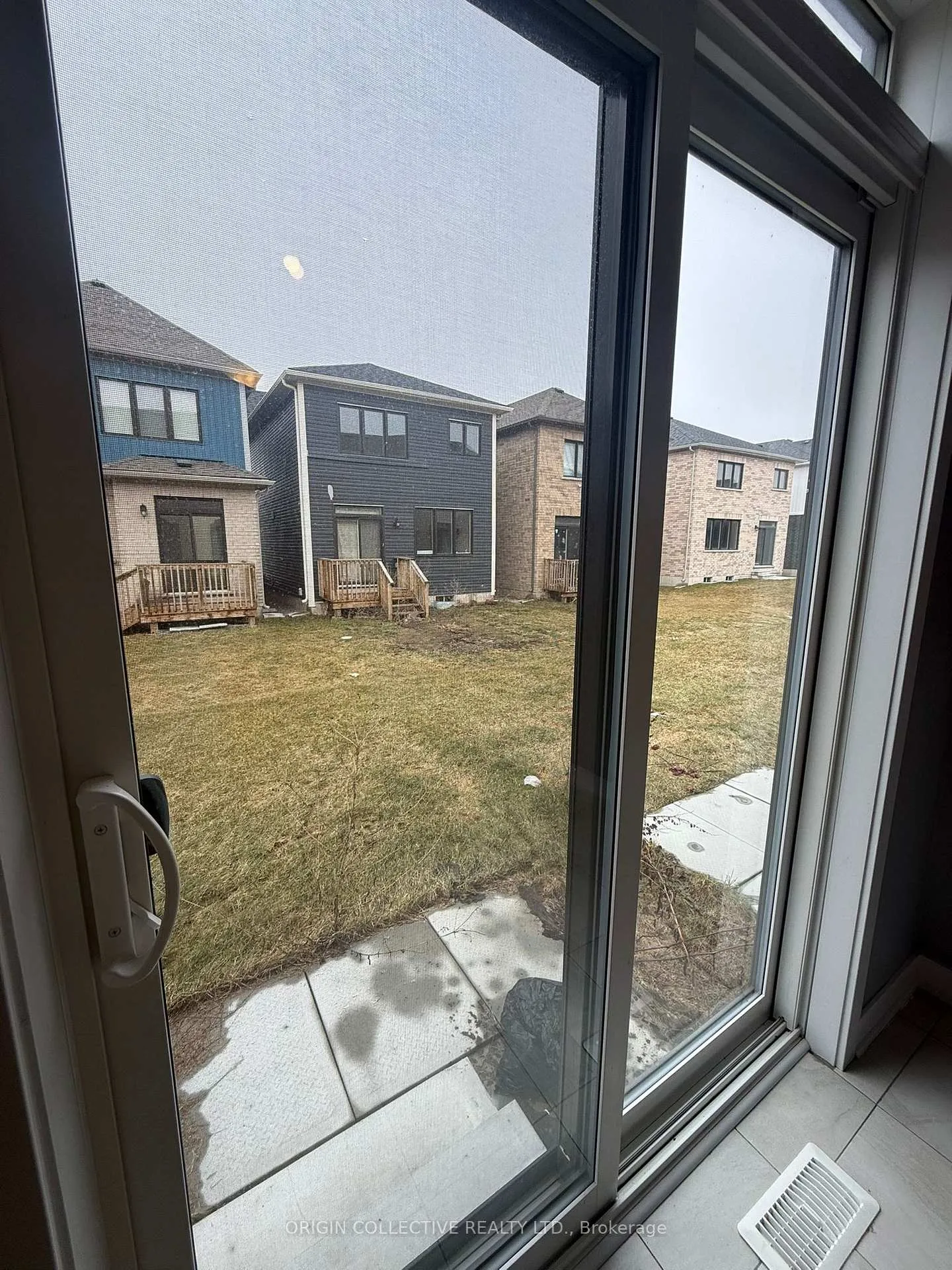 Photo 10 of 117 Keelson Street N, Welland, Dain City — HOMEH