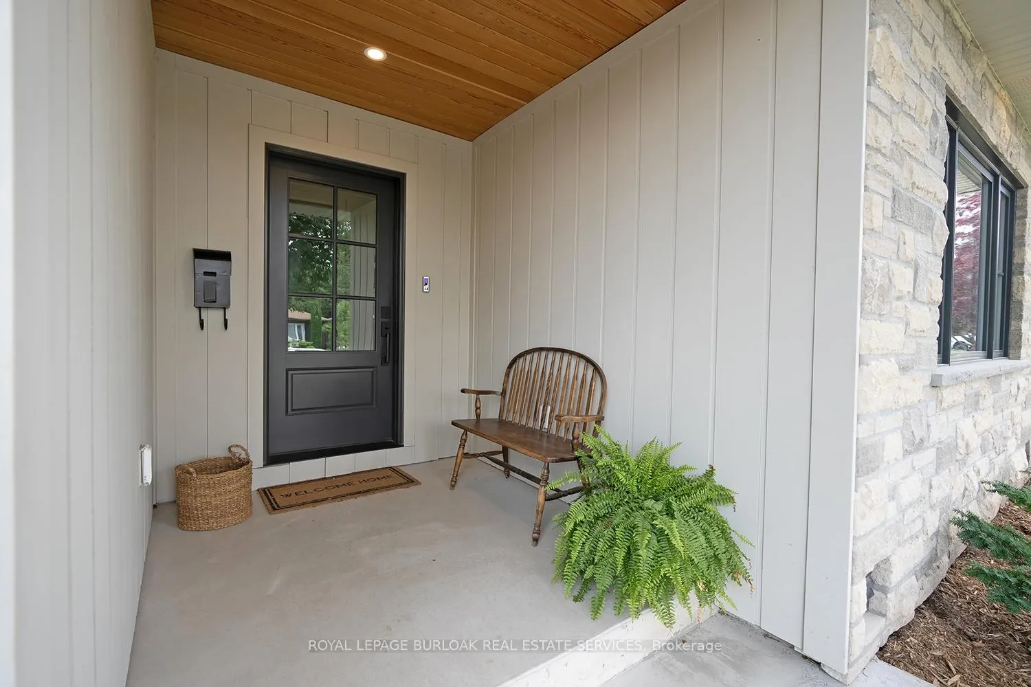 Photo 3 of 894 Condor Drive, Burlington, LaSalle — HOMEH