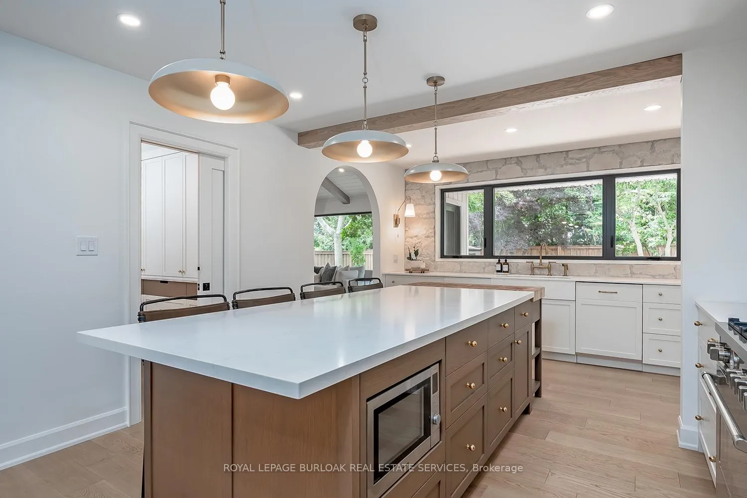 Photo 9 of 894 Condor Drive, Burlington, LaSalle — HOMEH