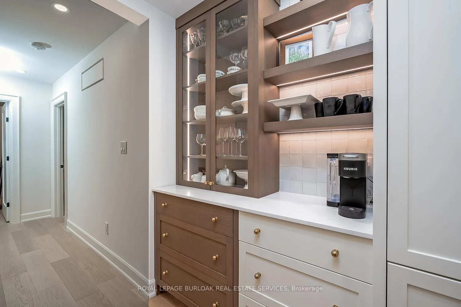 Photo 10 of 894 Condor Drive, Burlington, LaSalle — HOMEH
