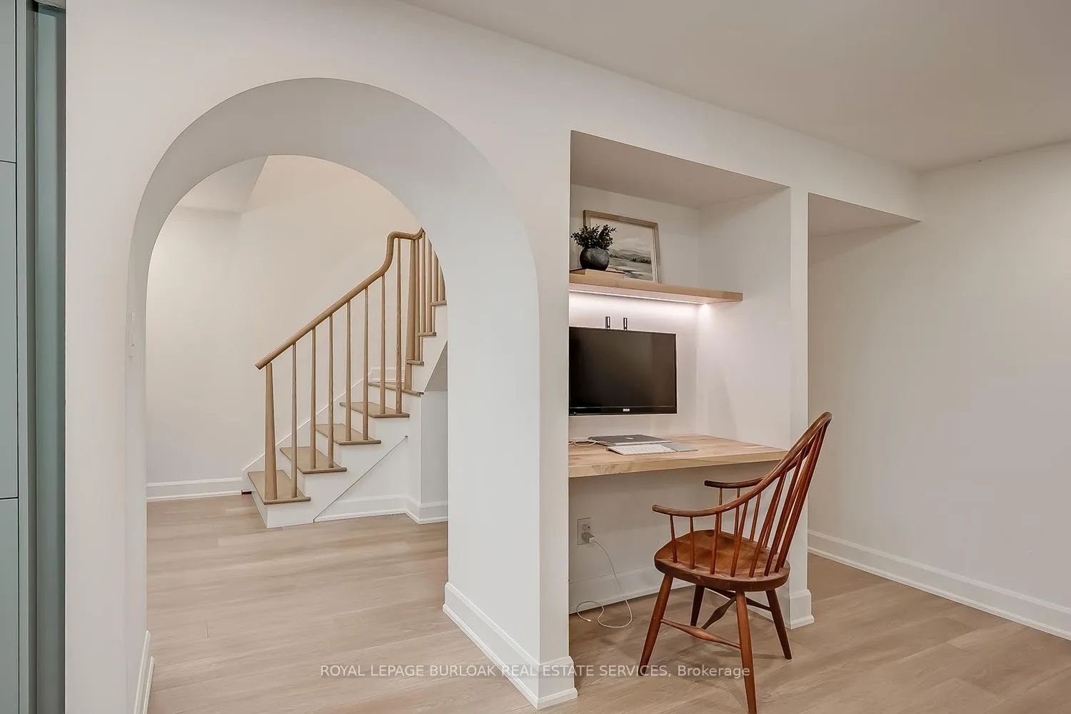 Photo 35 of 894 Condor Drive, Burlington, LaSalle — HOMEH