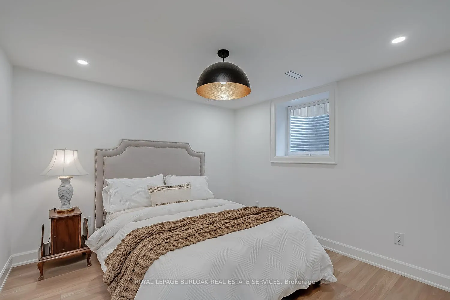 Photo 36 of 894 Condor Drive, Burlington, LaSalle — HOMEH
