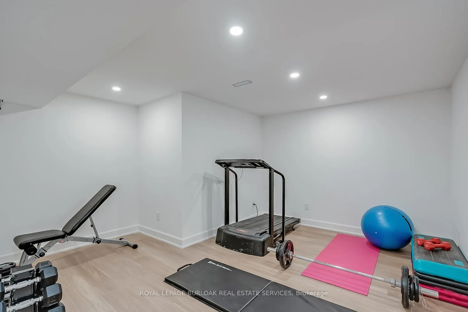 Photo 38 of 894 Condor Drive, Burlington, LaSalle — HOMEH