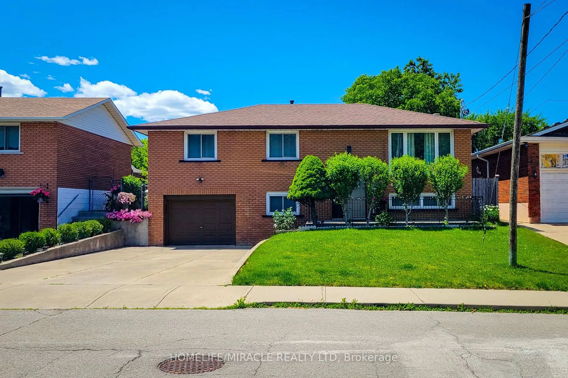 Photo of 12 Maitland Avenue E