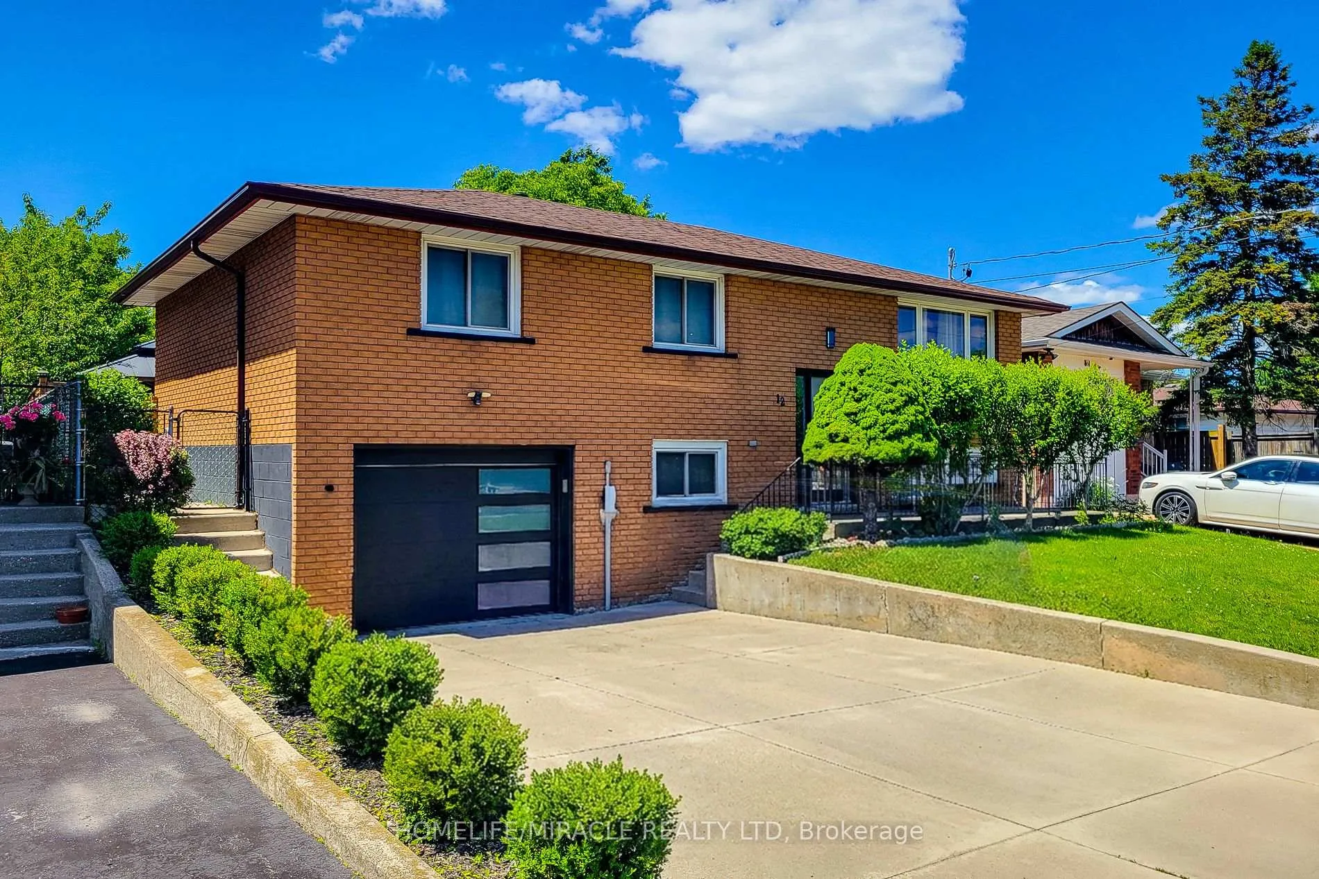 Photo 2 of 12 Maitland Avenue E, Hamilton, Greeningdon — HOMEH