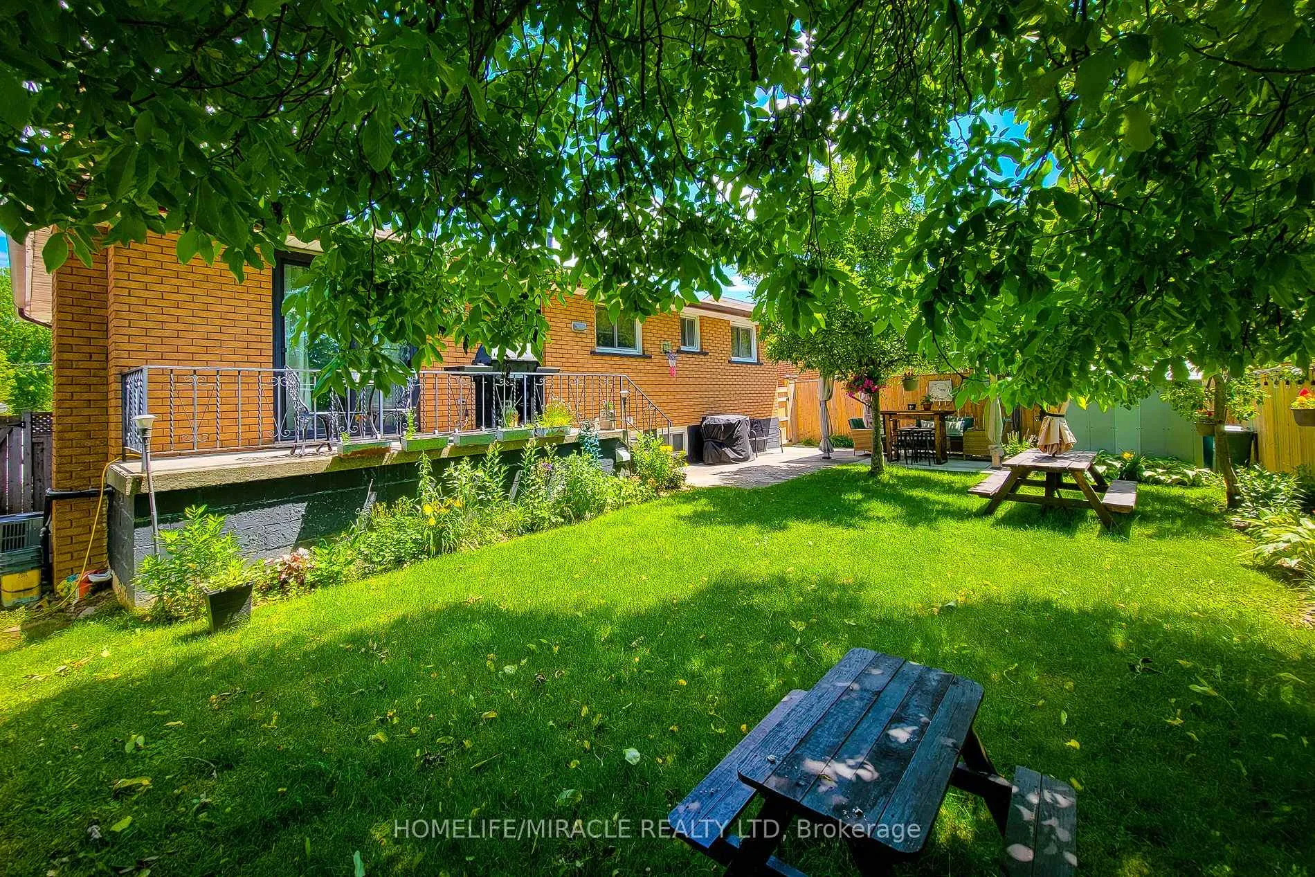 Photo 5 of 12 Maitland Avenue E, Hamilton, Greeningdon — HOMEH