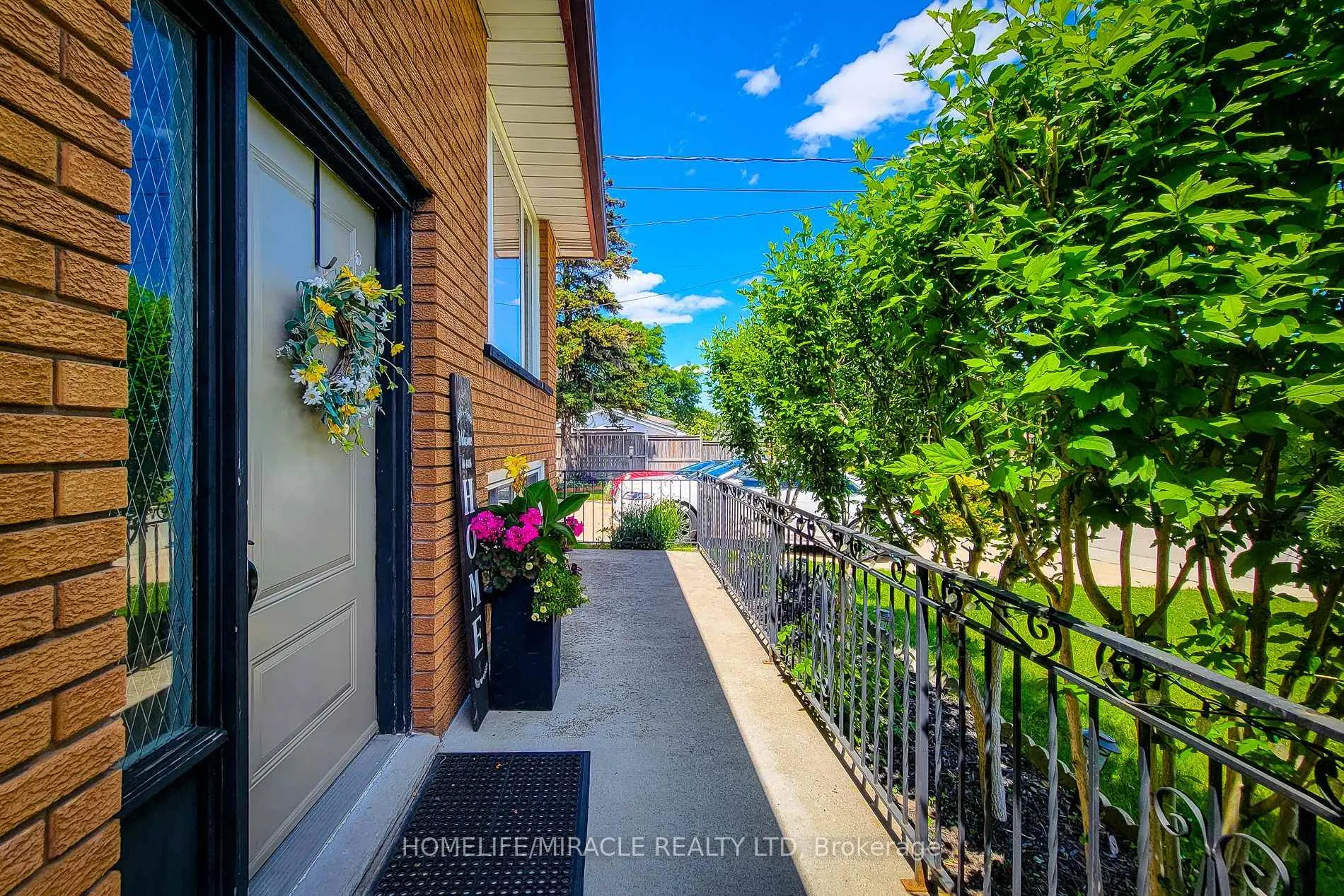Photo 11 of 12 Maitland Avenue E, Hamilton, Greeningdon — HOMEH