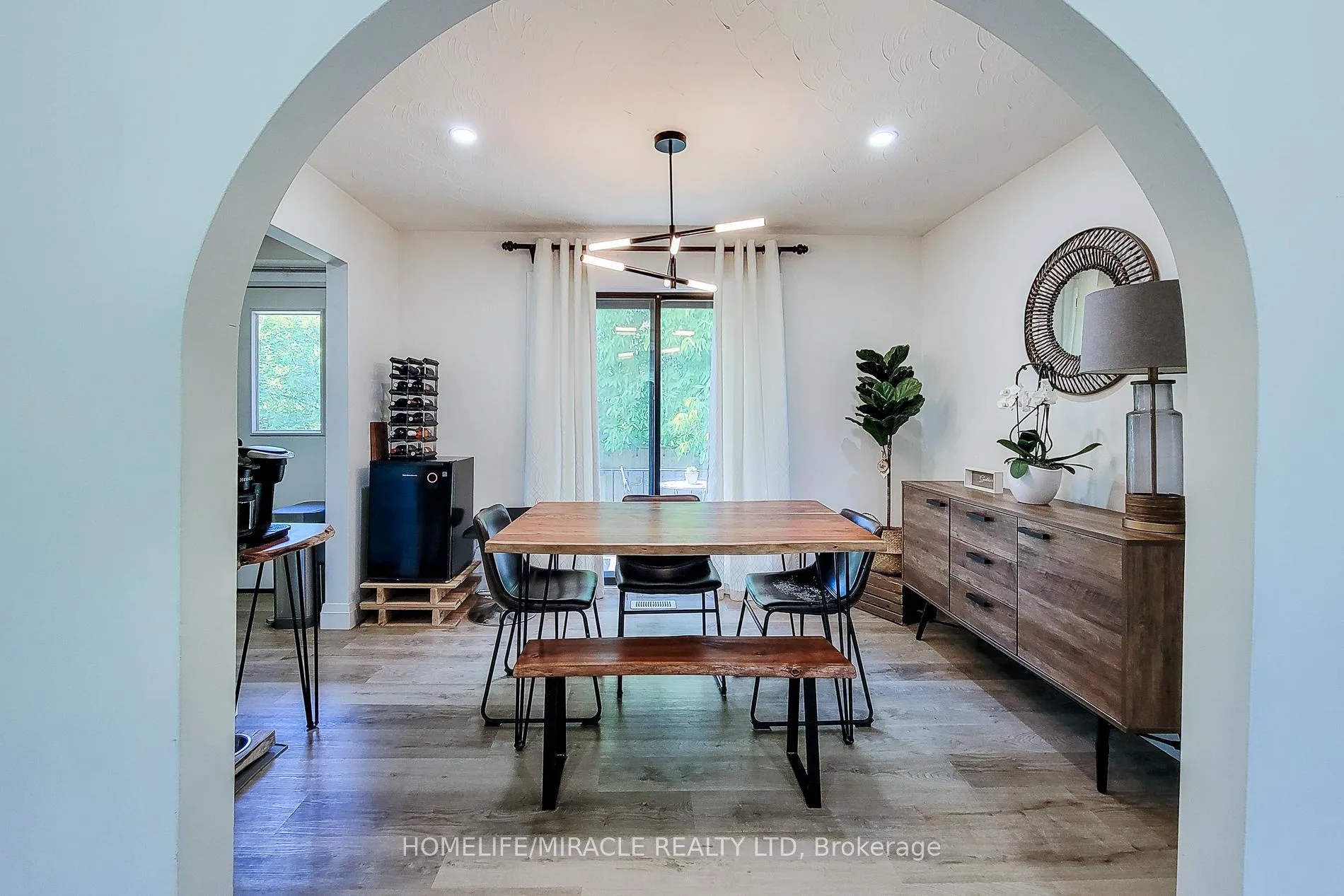 Photo 17 of 12 Maitland Avenue E, Hamilton, Greeningdon — HOMEH