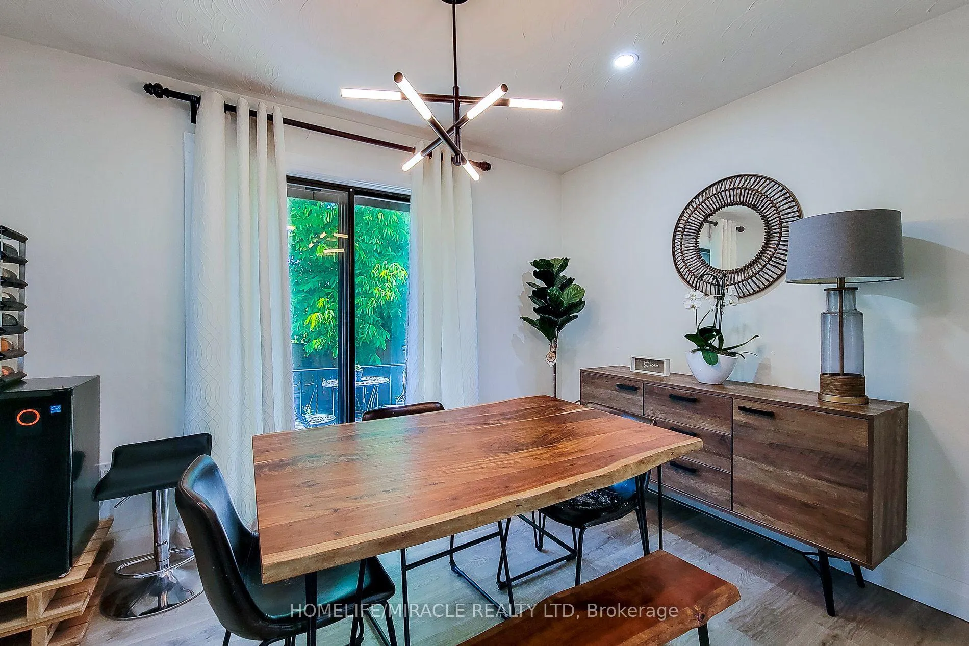 Photo 18 of 12 Maitland Avenue E, Hamilton, Greeningdon — HOMEH