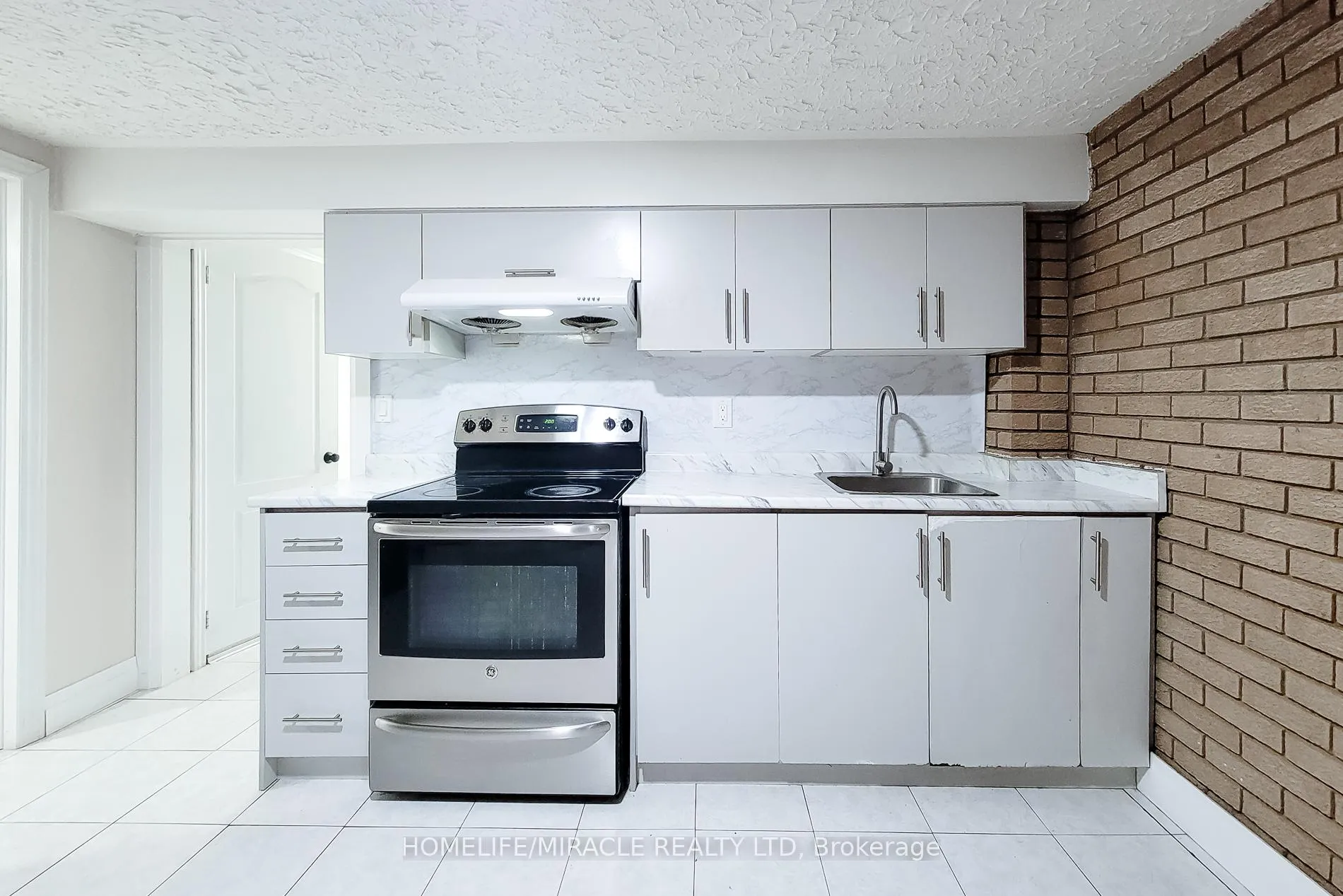 Photo 37 of 12 Maitland Avenue E, Hamilton, Greeningdon — HOMEH