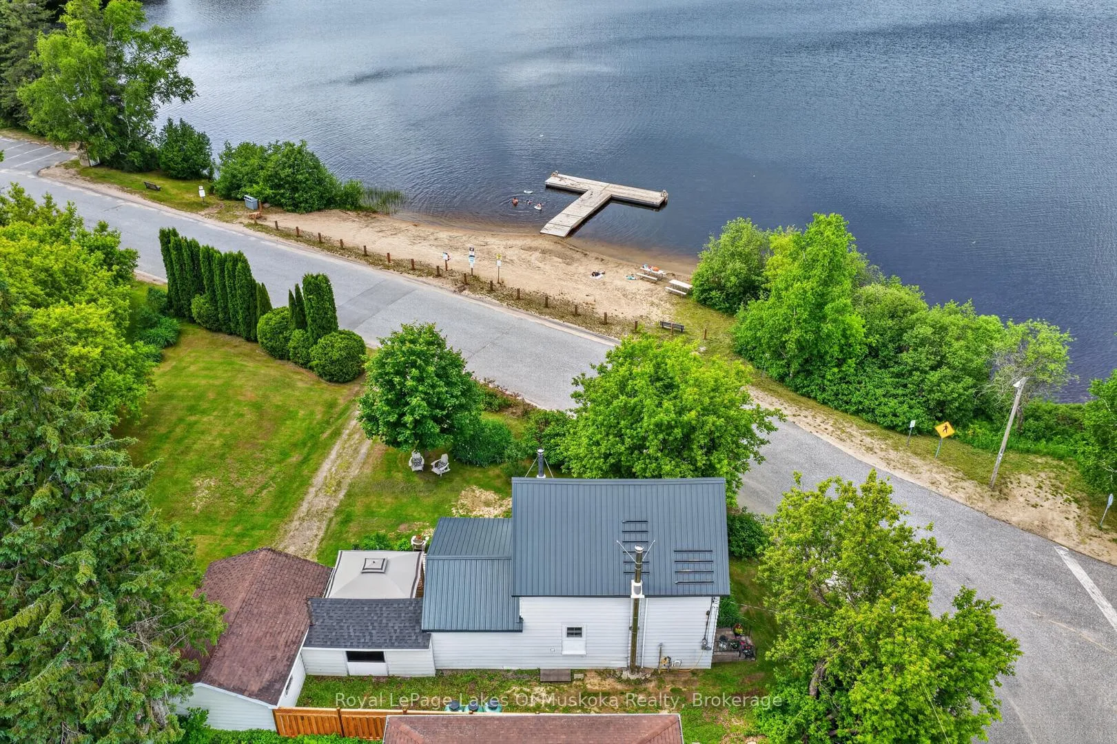 Photo of 21 Lakeview Avenue W