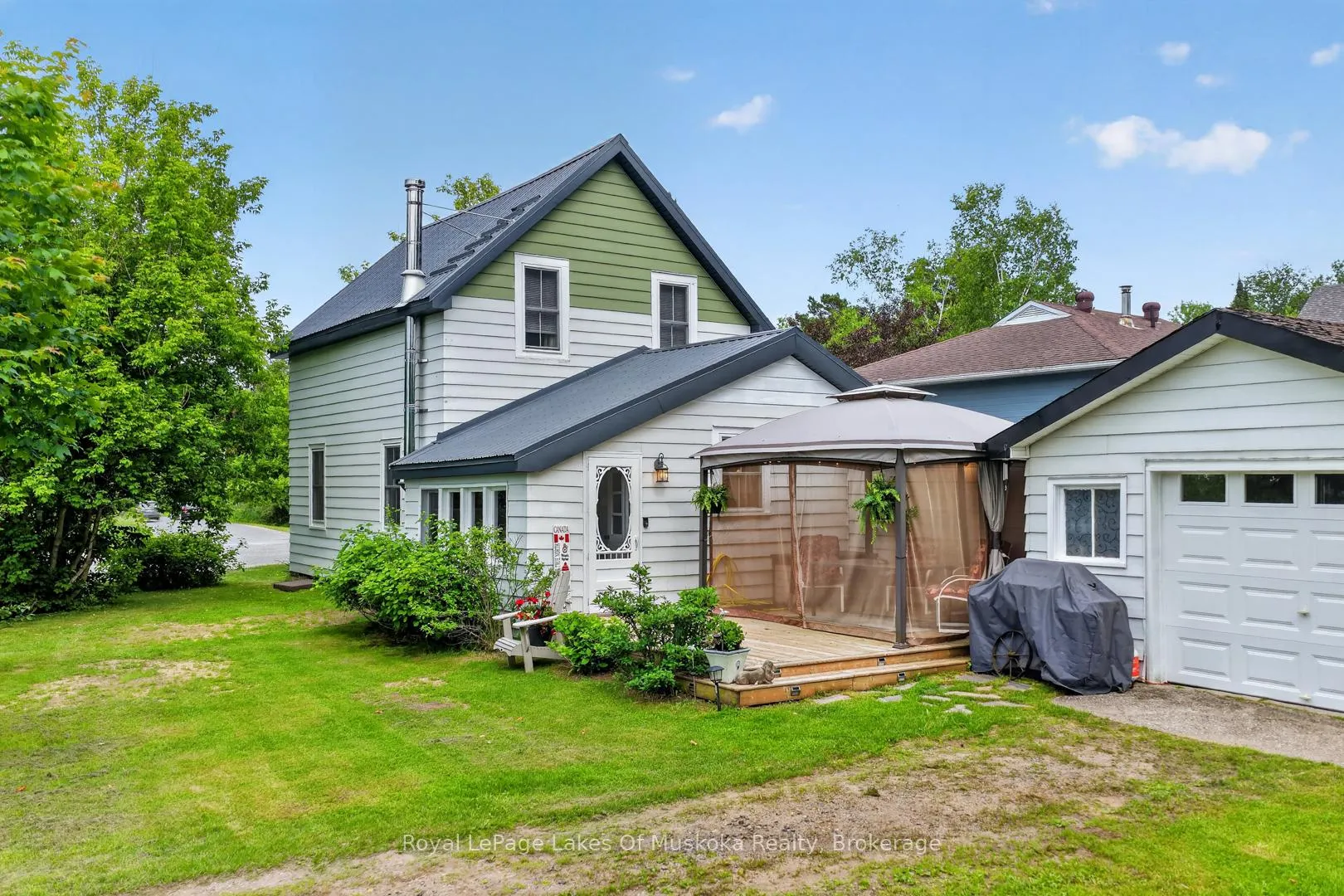 Photo 5 of 21 Lakeview Avenue W, Kearney — HOMEH