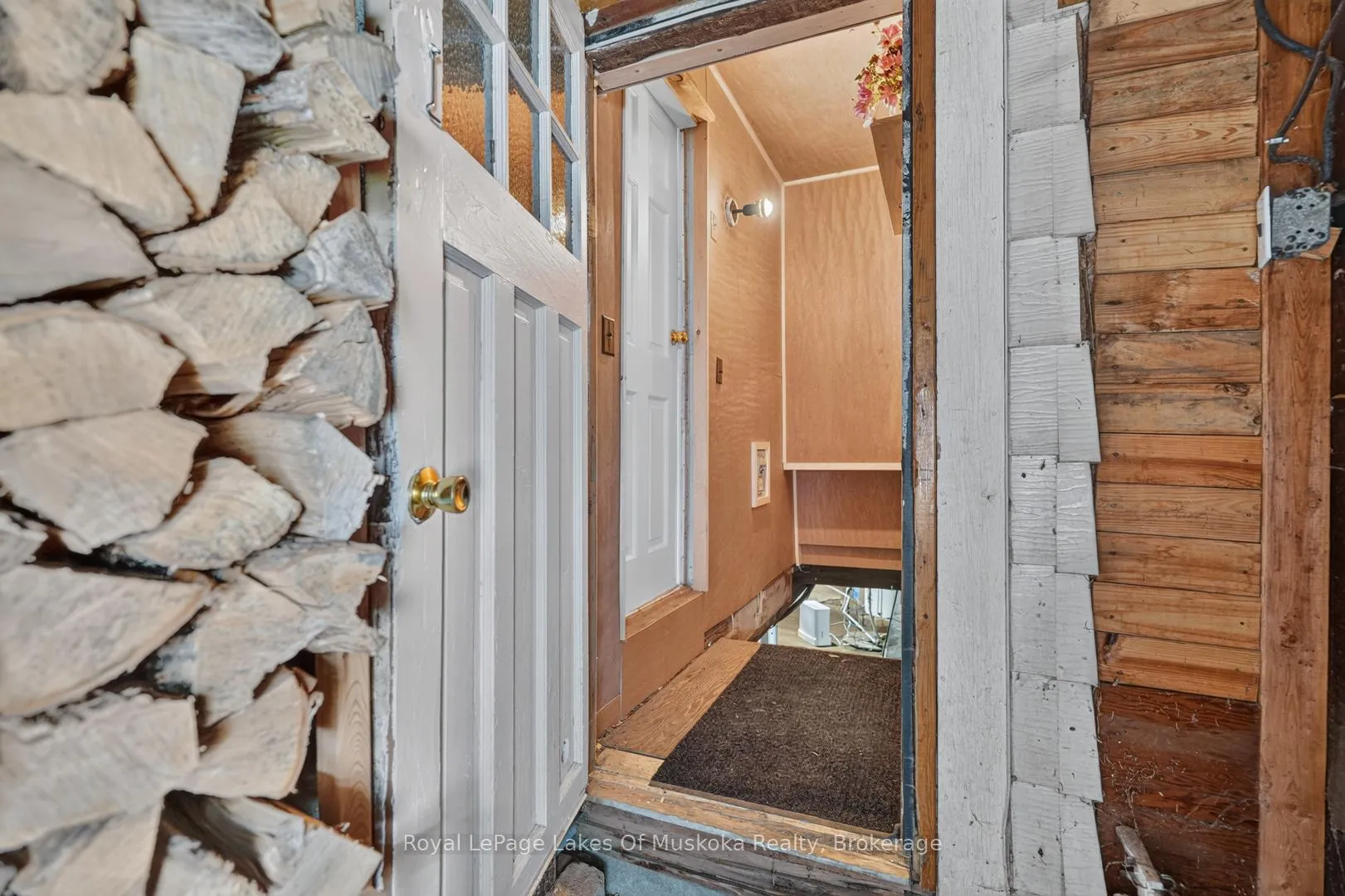 Photo 29 of 21 Lakeview Avenue W, Kearney — HOMEH