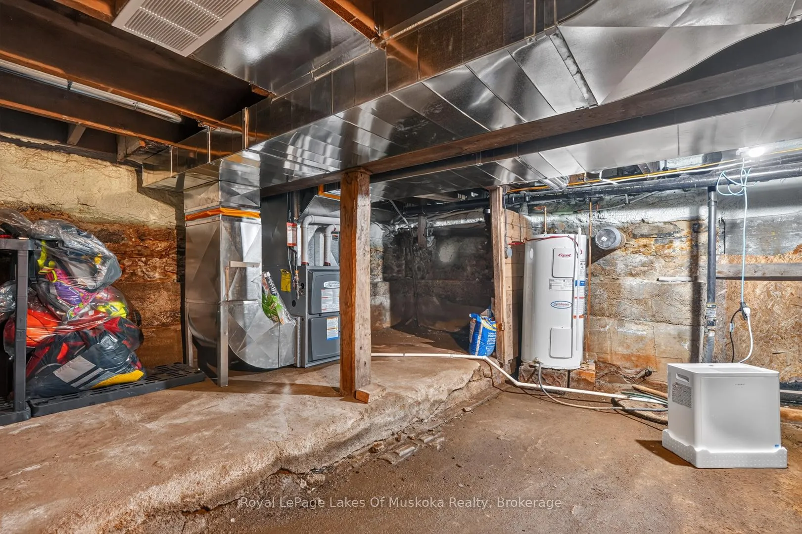 Photo 31 of 21 Lakeview Avenue W, Kearney — HOMEH