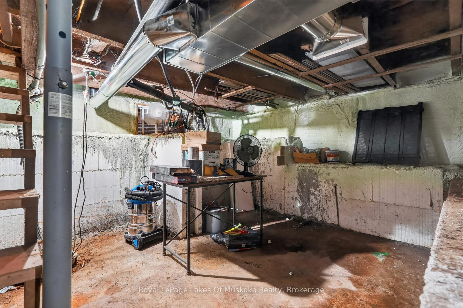 Photo 34 of 21 Lakeview Avenue W, Kearney — HOMEH
