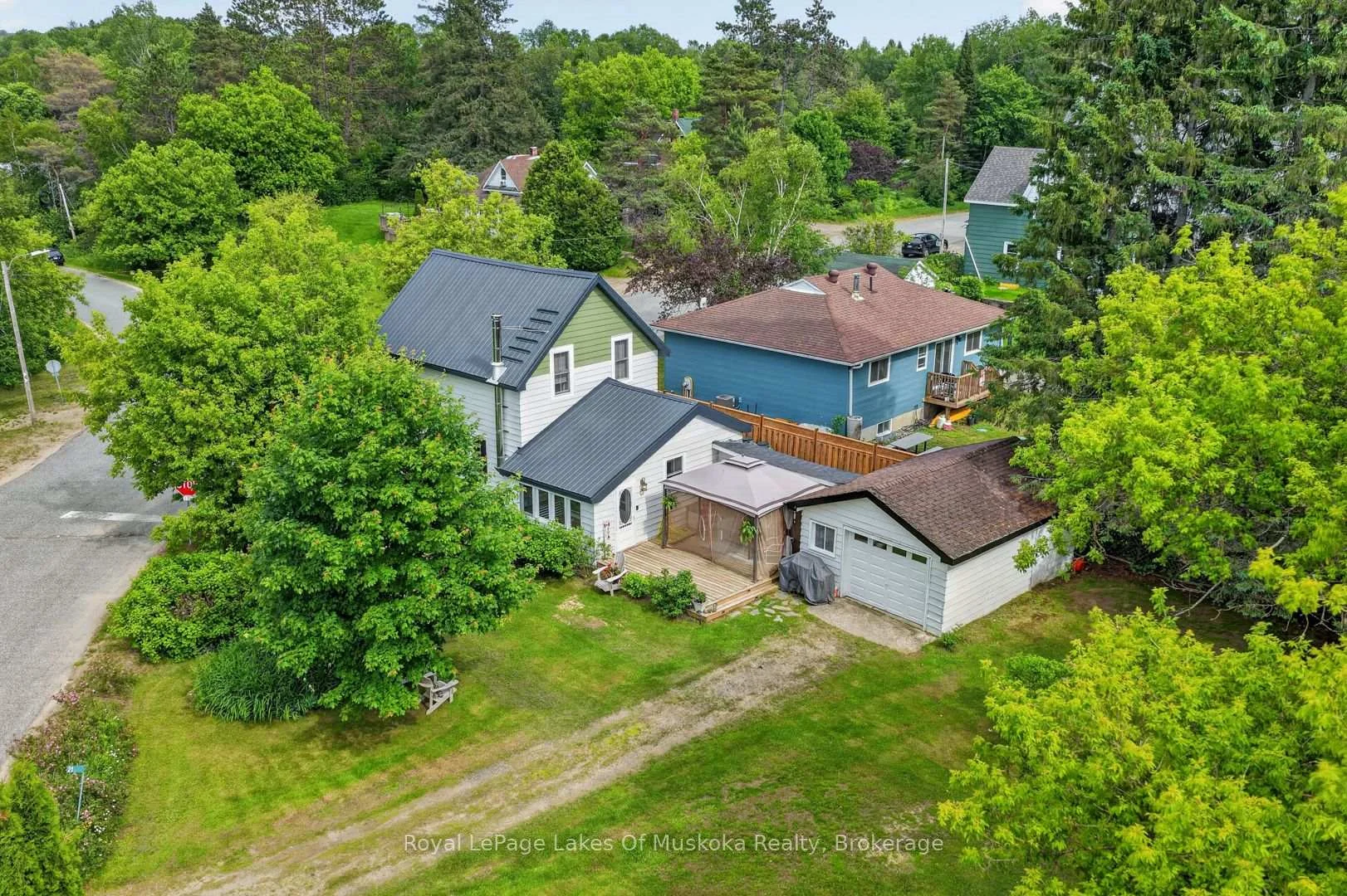 Photo 42 of 21 Lakeview Avenue W, Kearney — HOMEH