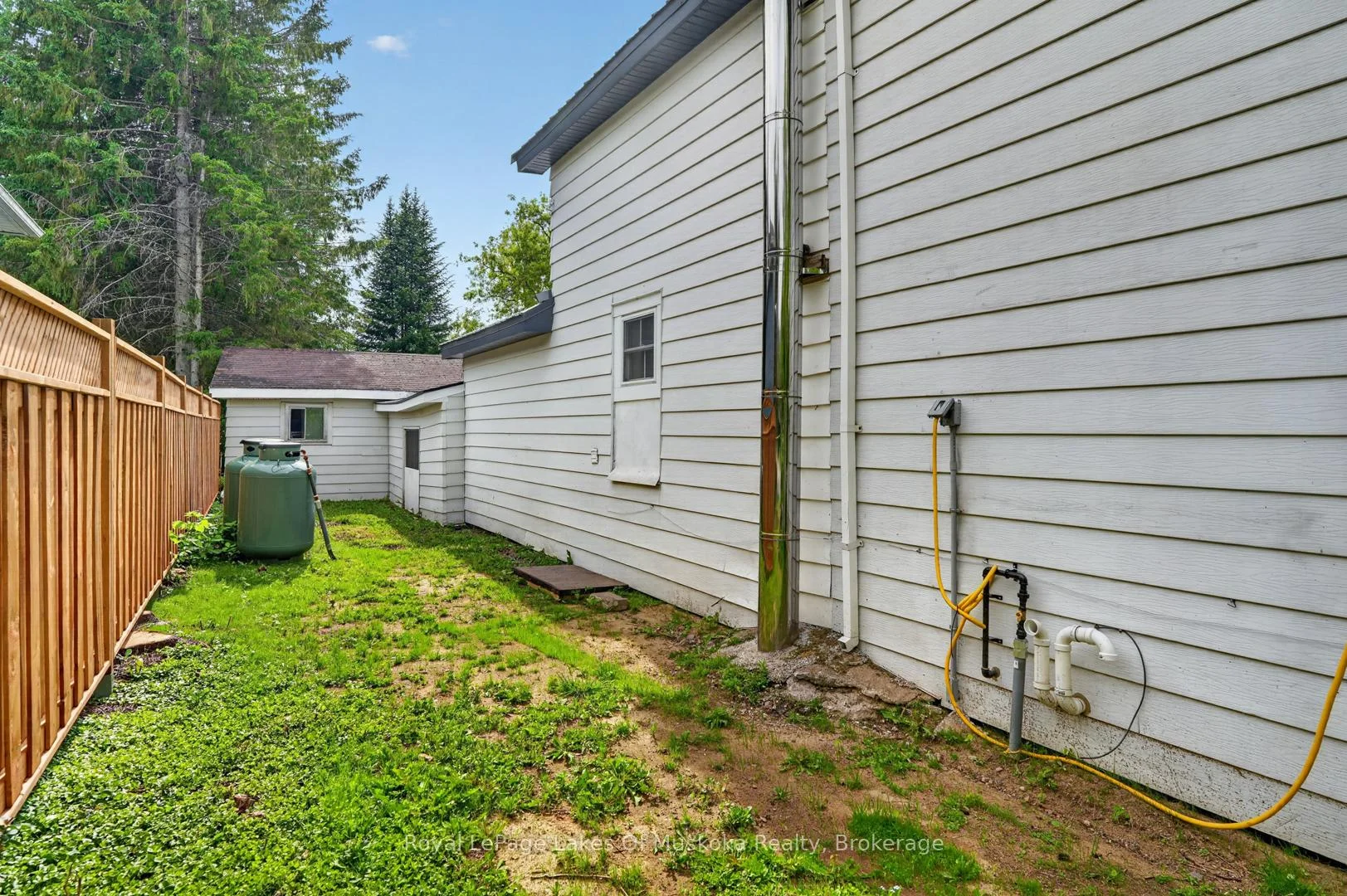 Photo 48 of 21 Lakeview Avenue W, Kearney — HOMEH