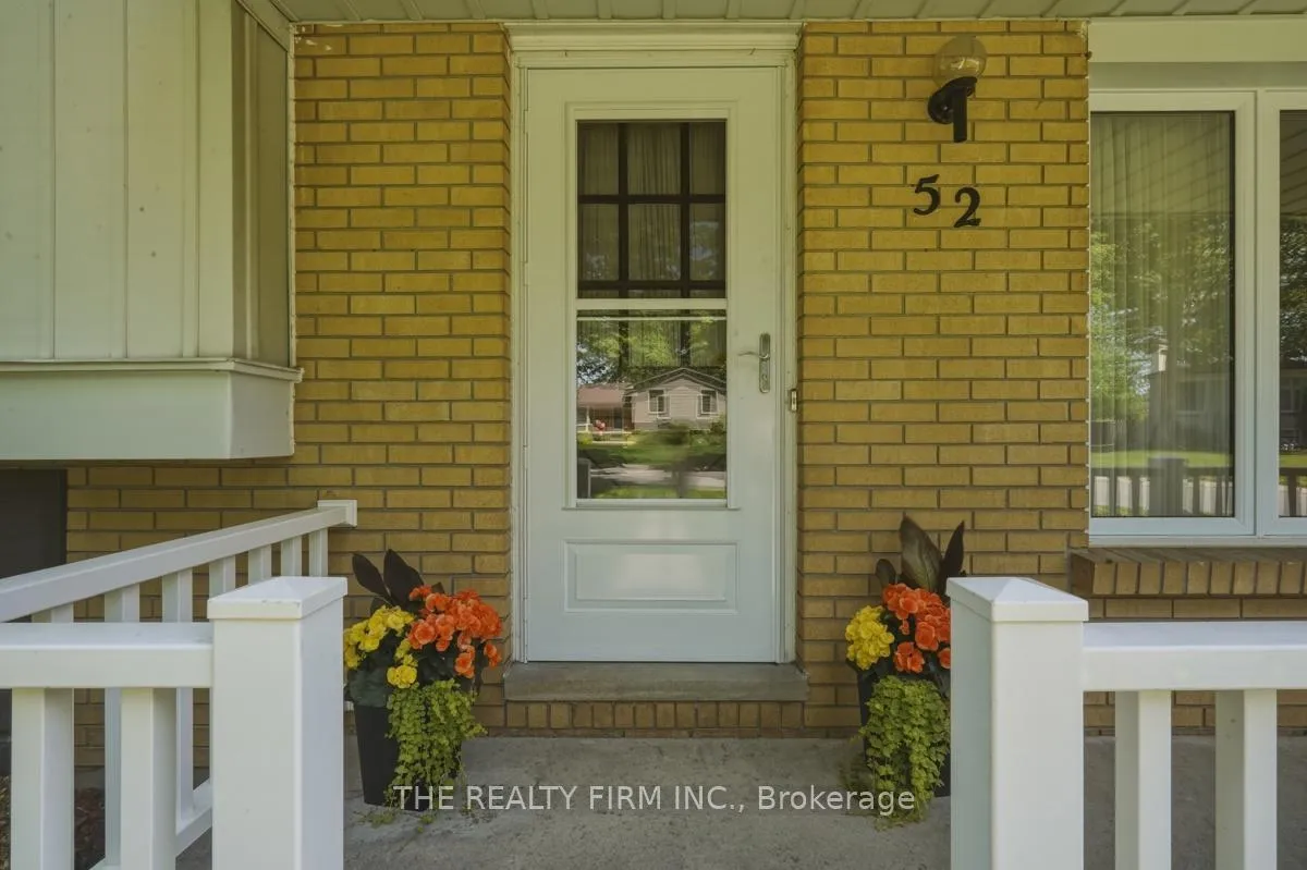 Photo 7 of 52 Maxwell Crescent, London, North H — HOMEH