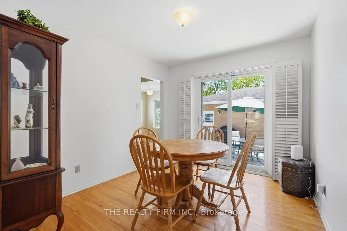 Photo 14 of 52 Maxwell Crescent, London, North H — HOMEH