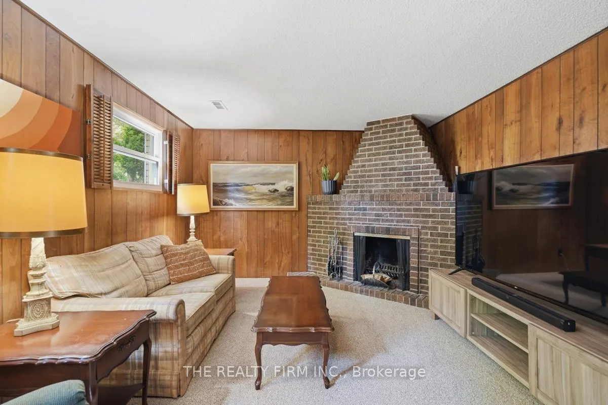 Photo 30 of 52 Maxwell Crescent, London, North H — HOMEH