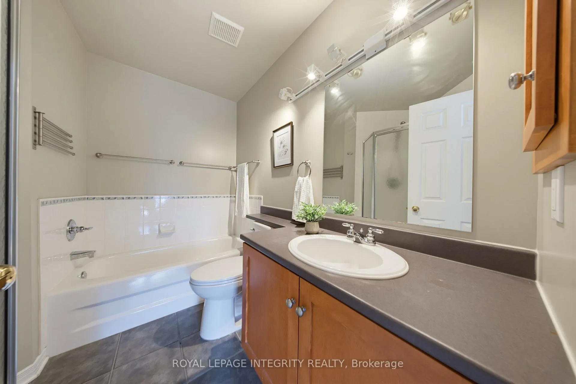 Photo 23 of 2 Panorama Private, Ottawa, Ottawa West — HOMEH