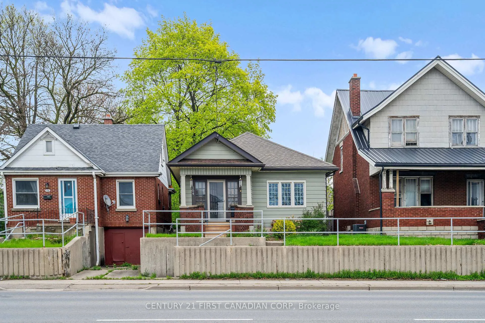 Photo of 594 Highbury Avenue N