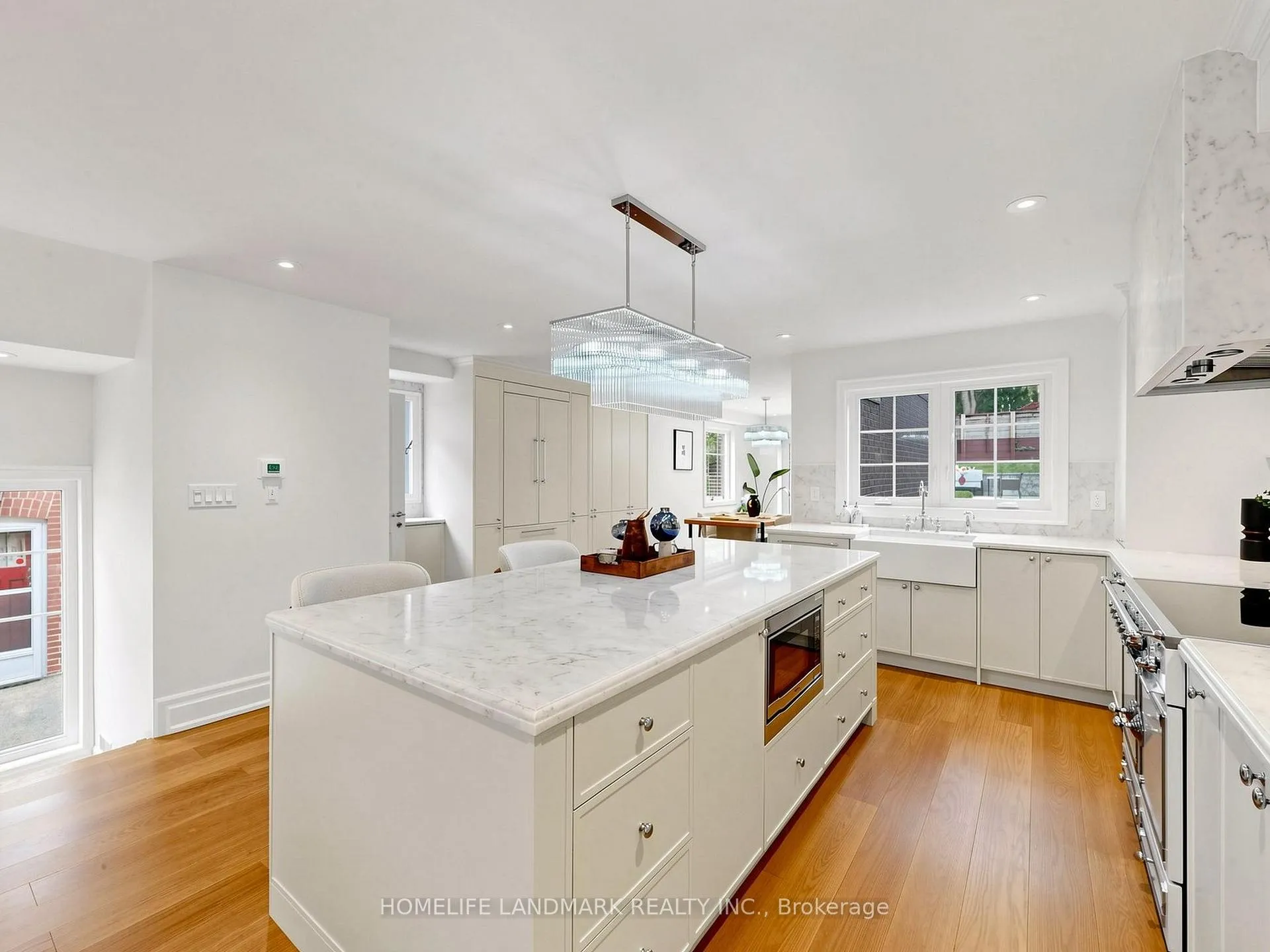 Photo 14 of 66 Willowbank Boulevard, Toronto, Lawrence Park South — HOMEH