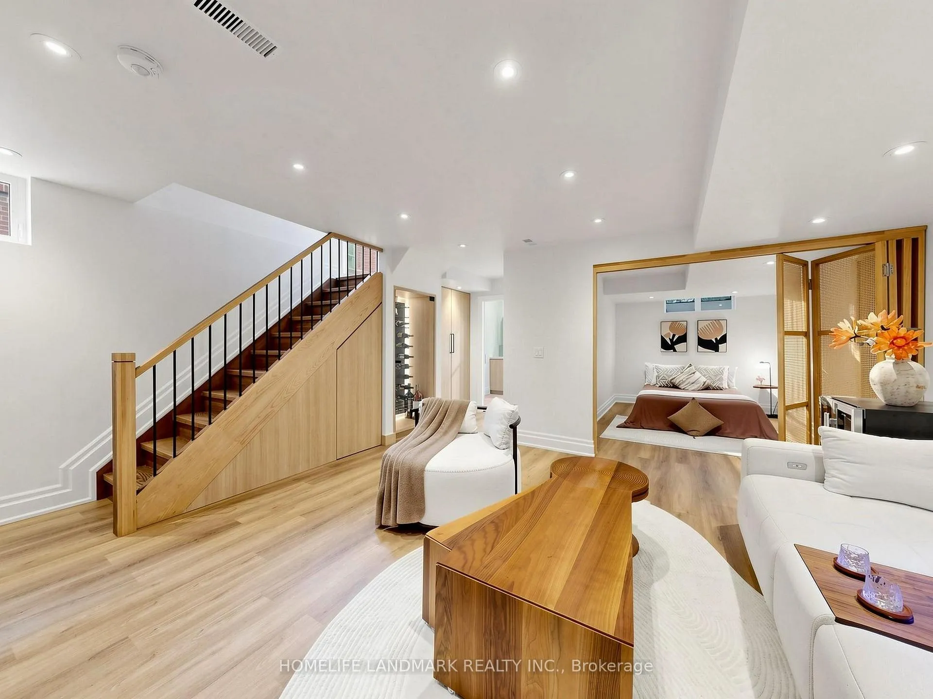 Photo 39 of 66 Willowbank Boulevard, Toronto, Lawrence Park South — HOMEH