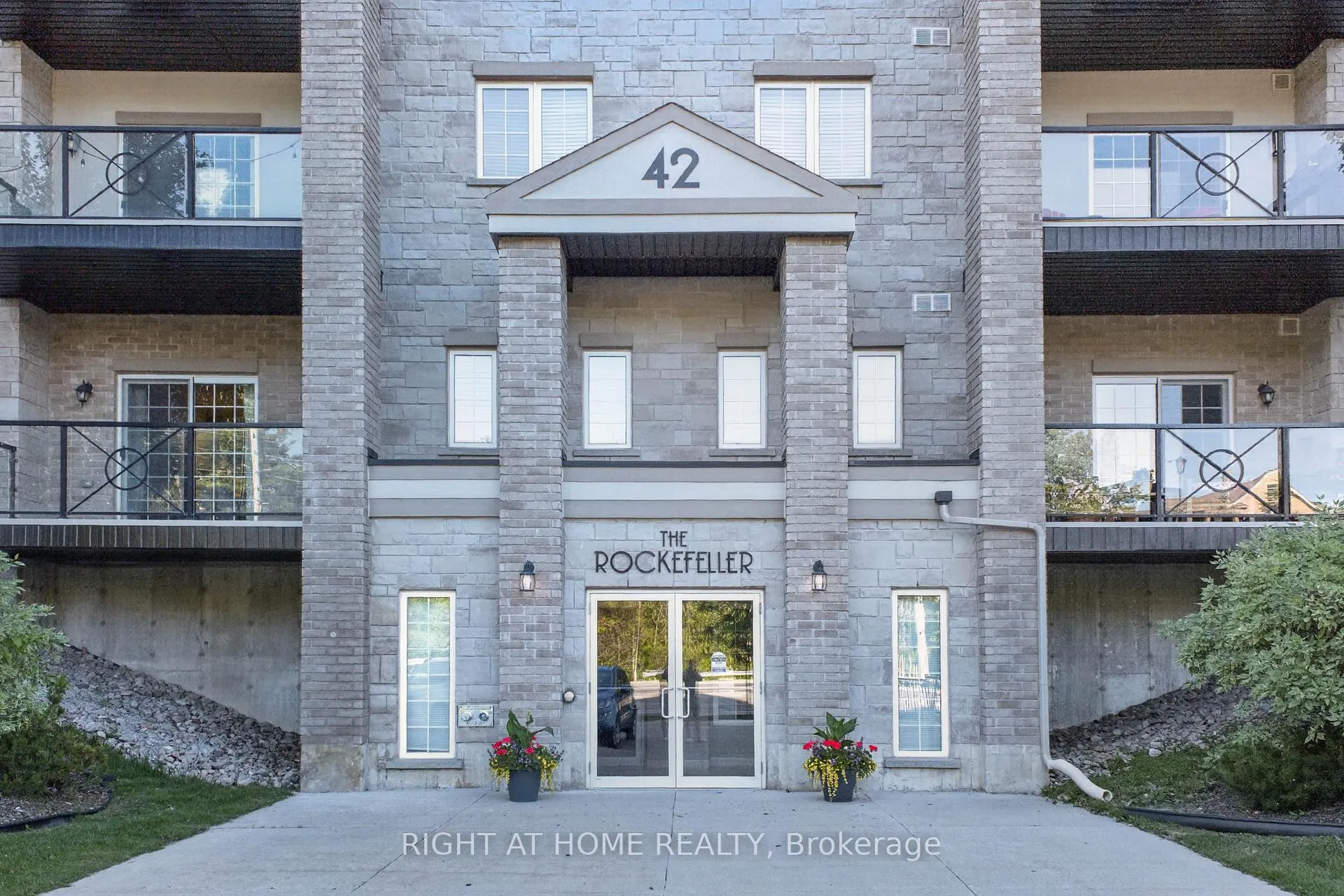 Photo 1 of Unit 111, 42 Ferndale Drive S, Barrie, Ardagh — HOMEH