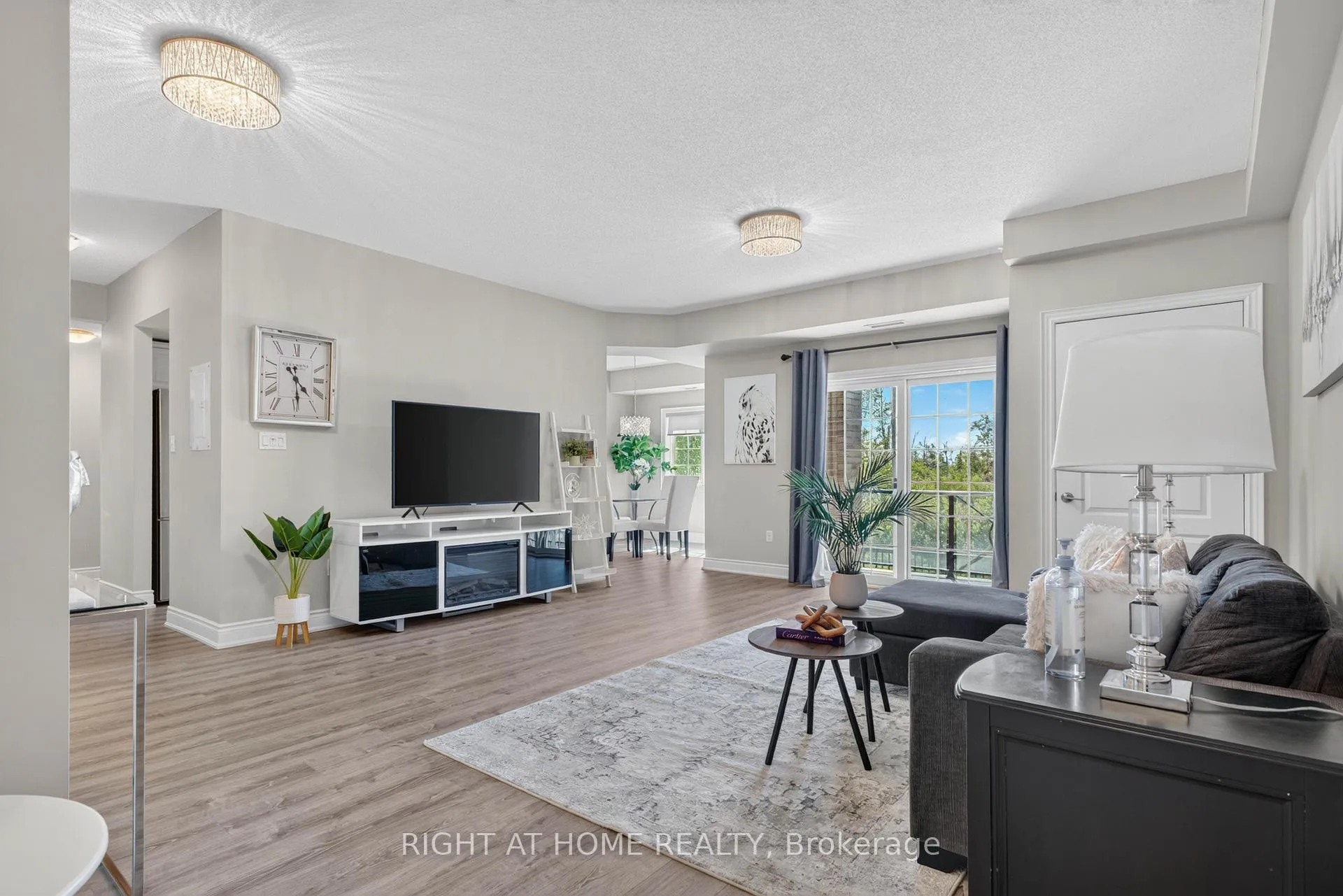 Photo 3 of Unit 111, 42 Ferndale Drive S, Barrie, Ardagh — HOMEH