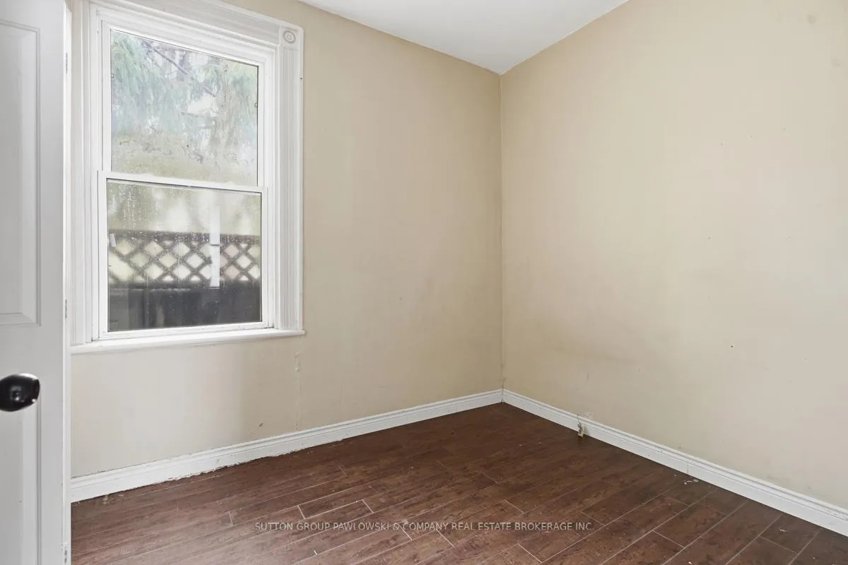 Photo 19 of 15 Carlton Avenue, London, East B — HOMEH