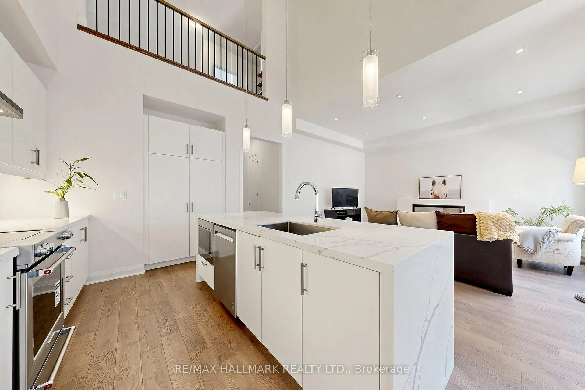 Photo 1 of 16 Vern Robertson Gate, Uxbridge — HOMEH
