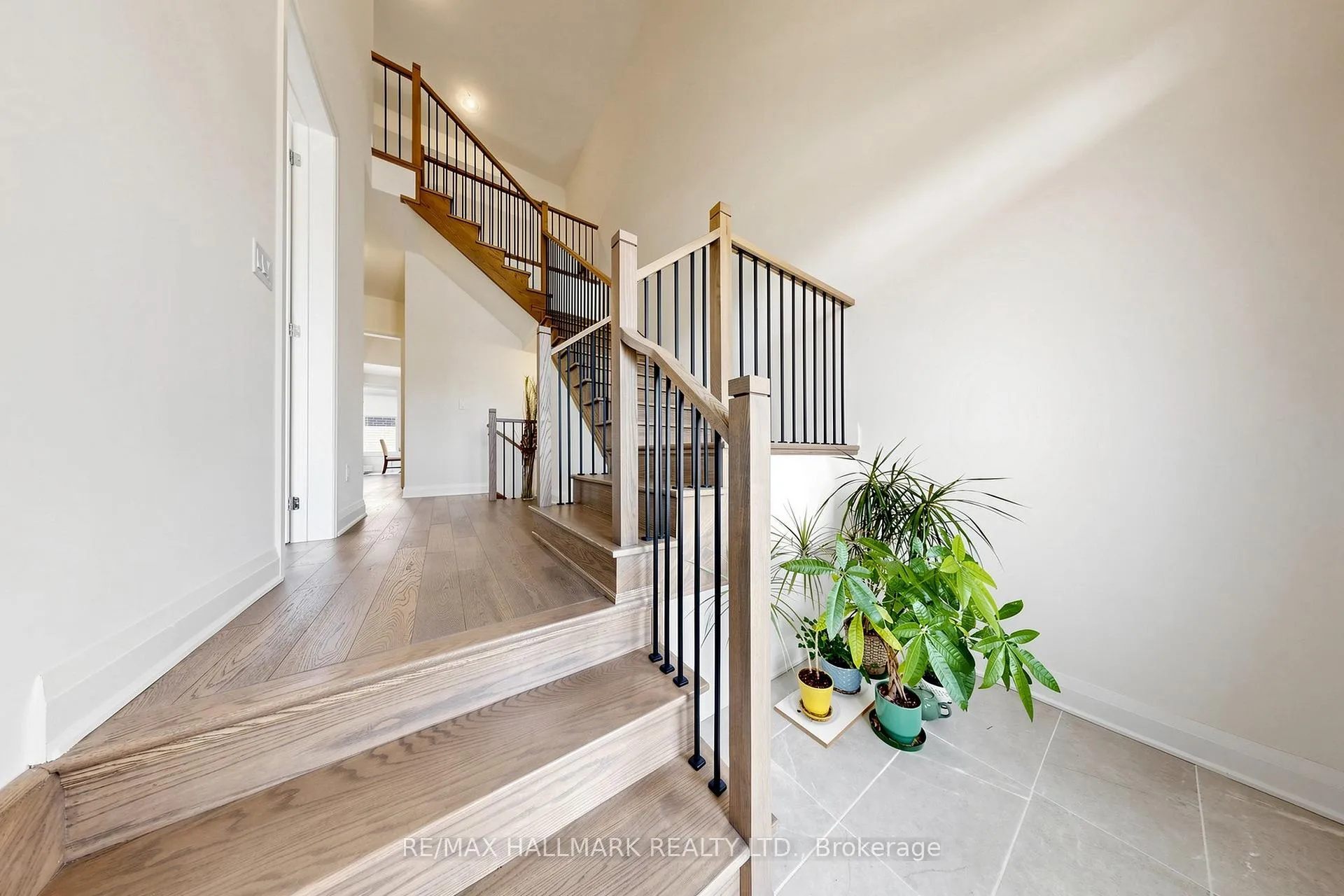 Photo 3 of 16 Vern Robertson Gate, Uxbridge — HOMEH