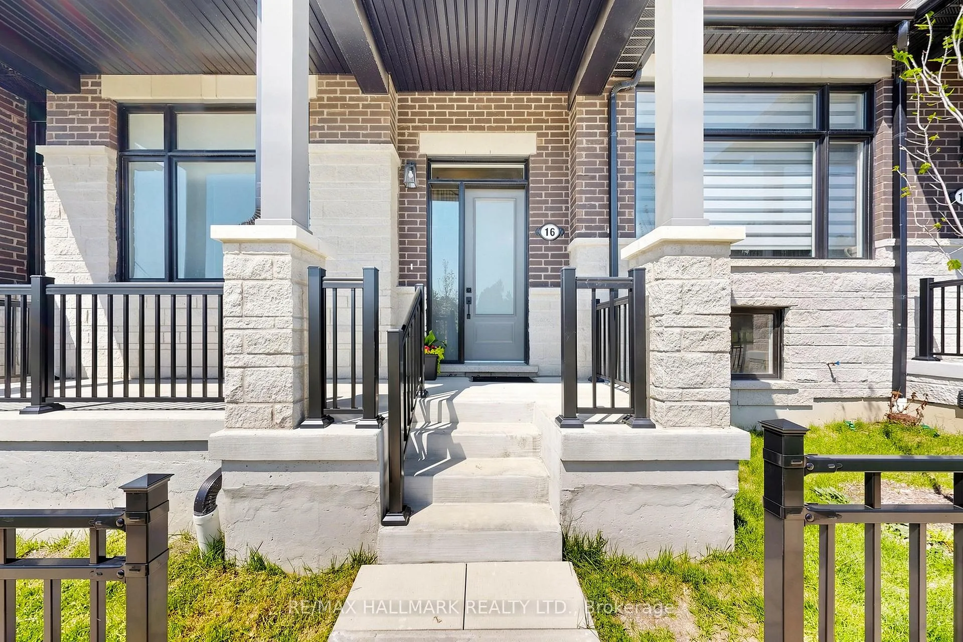 Photo 46 of 16 Vern Robertson Gate, Uxbridge — HOMEH