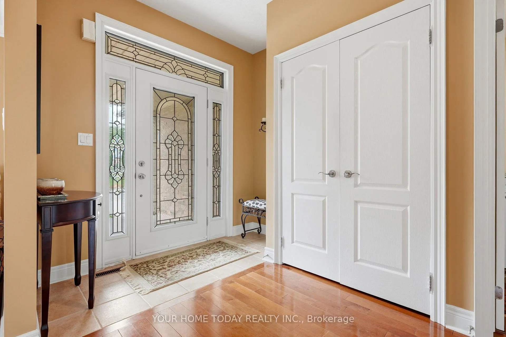 Photo 5 of 37 Dawkins Crescent, Halton Hills, Acton — HOMEH