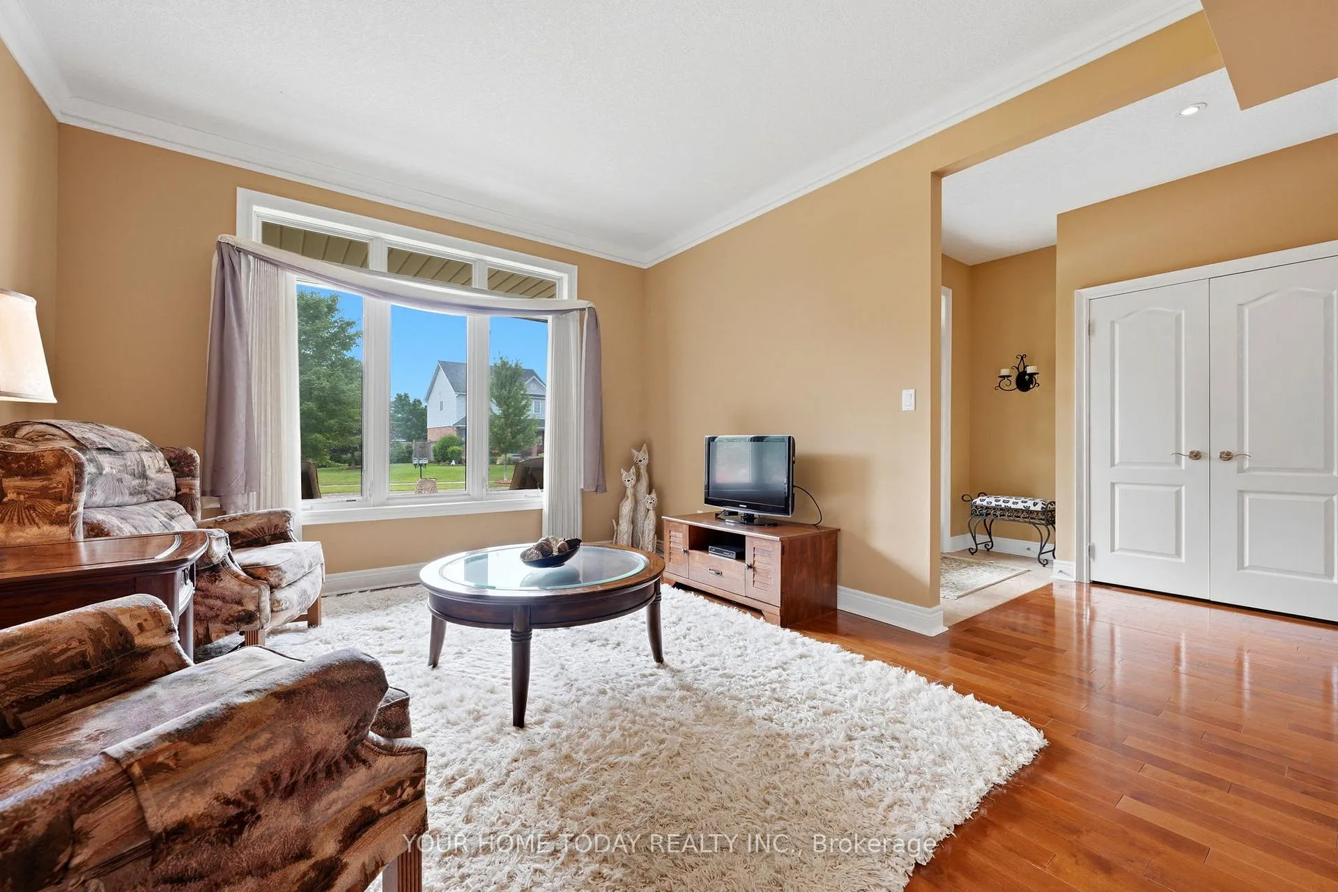 Photo 8 of 37 Dawkins Crescent, Halton Hills, Acton — HOMEH
