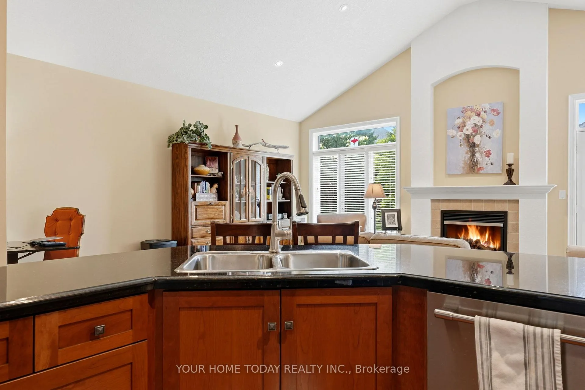 Photo 15 of 37 Dawkins Crescent, Halton Hills, Acton — HOMEH