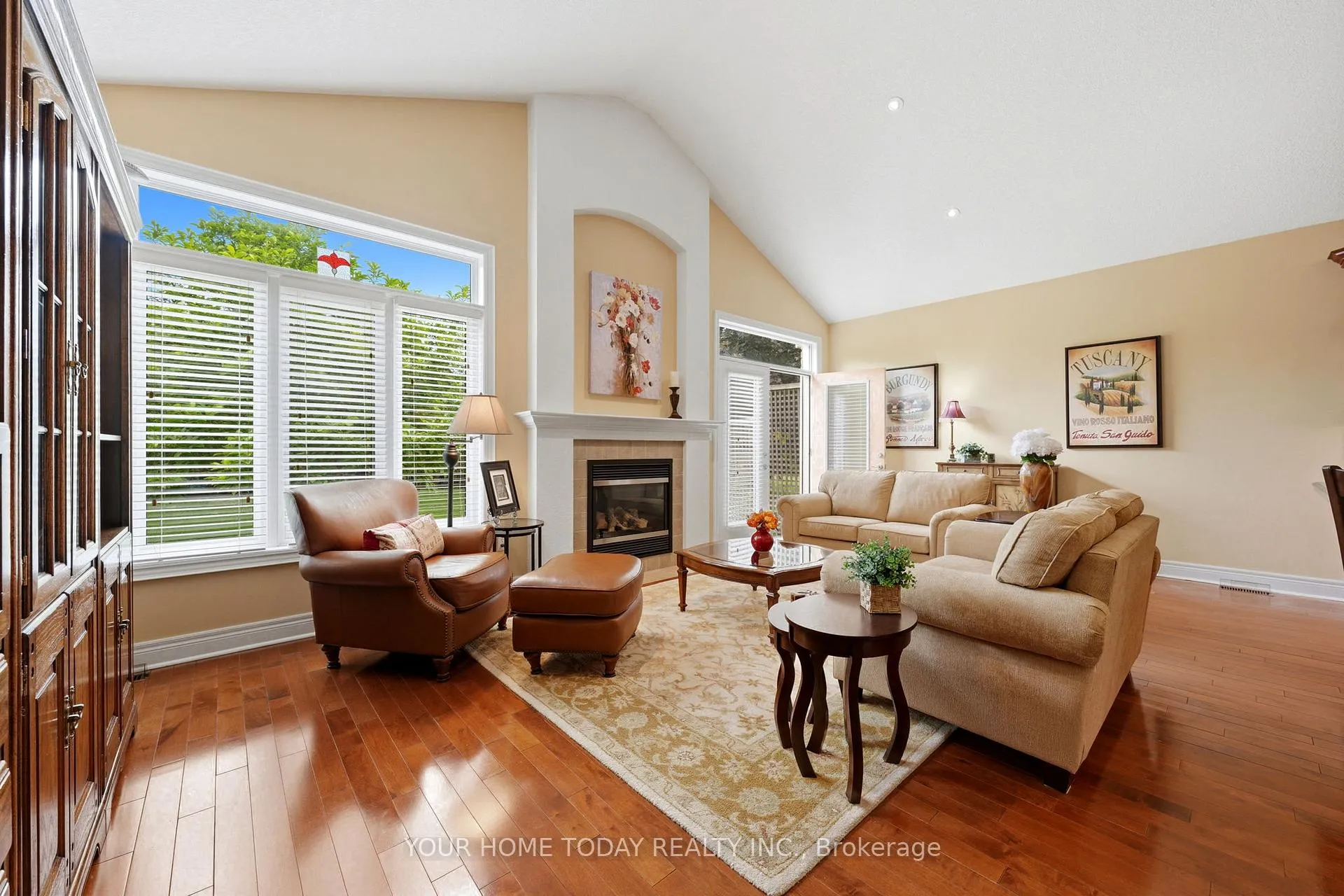 Photo 16 of 37 Dawkins Crescent, Halton Hills, Acton — HOMEH