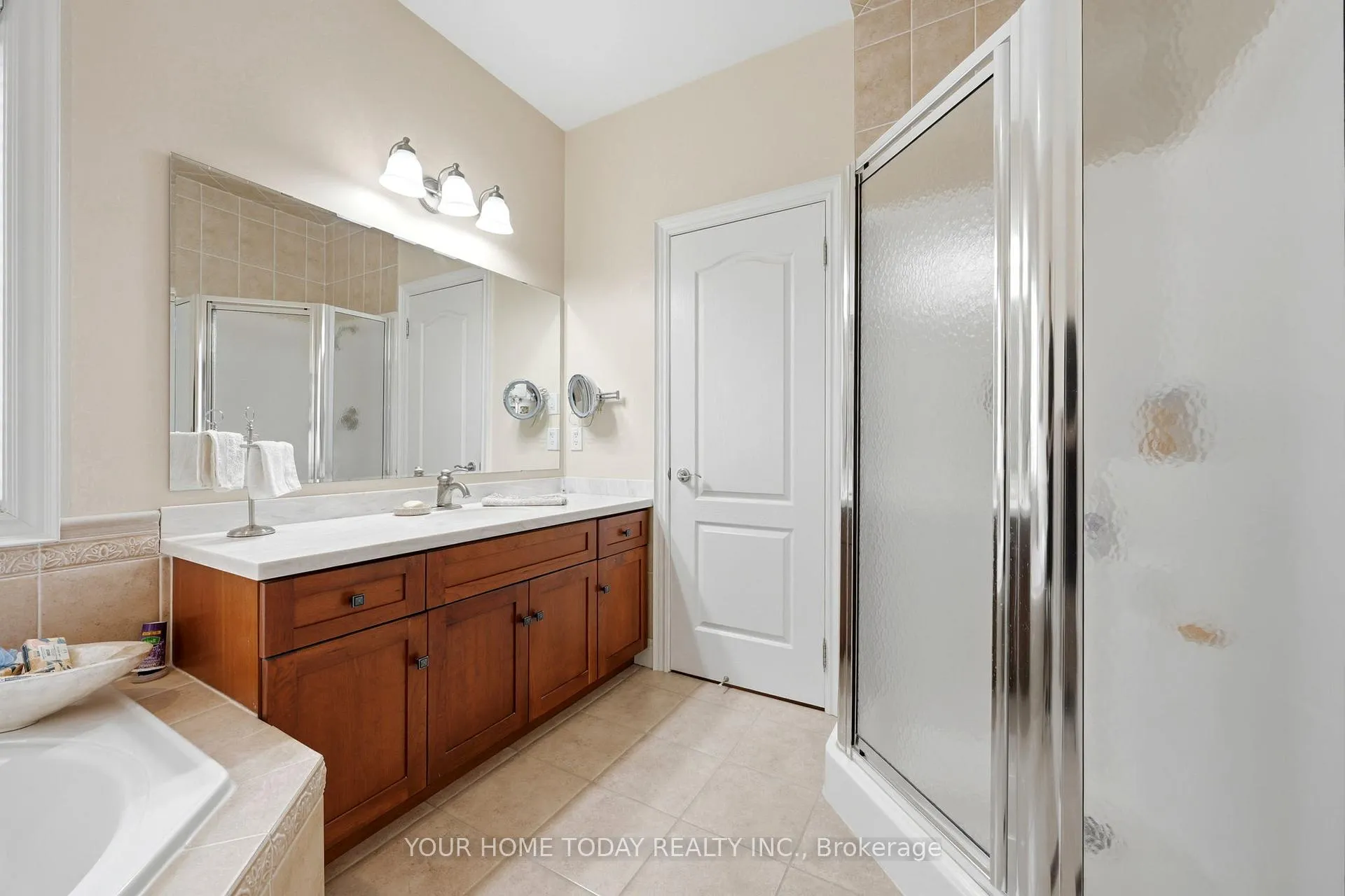 Photo 23 of 37 Dawkins Crescent, Halton Hills, Acton — HOMEH