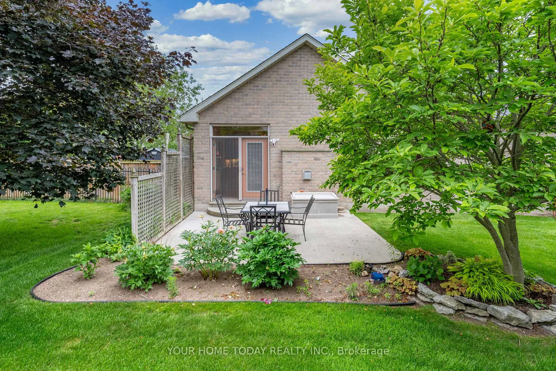 Photo 31 of 37 Dawkins Crescent, Halton Hills, Acton — HOMEH