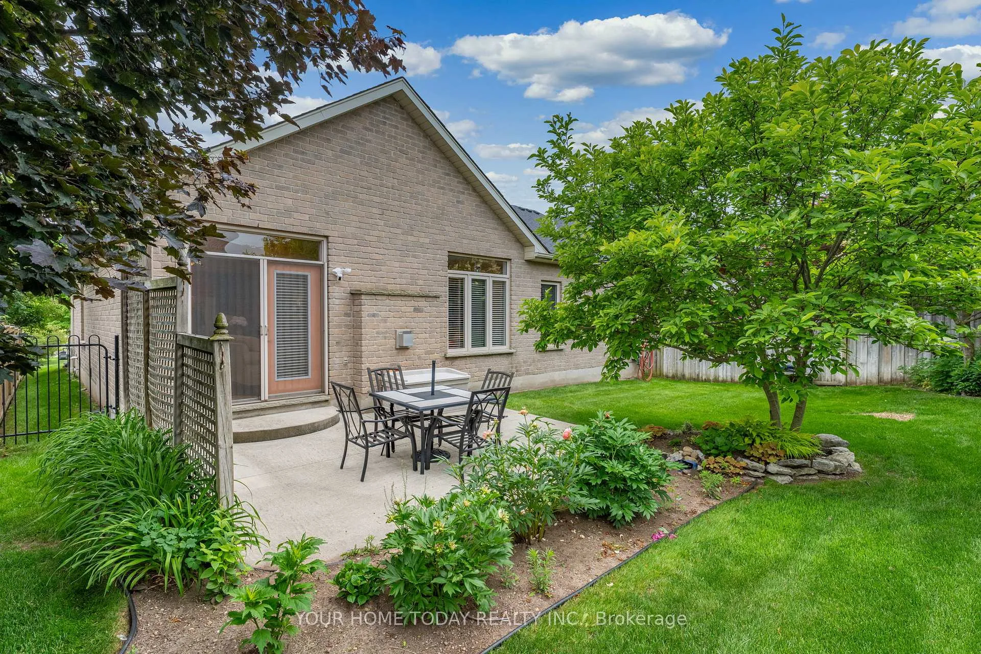 Photo 32 of 37 Dawkins Crescent, Halton Hills, Acton — HOMEH