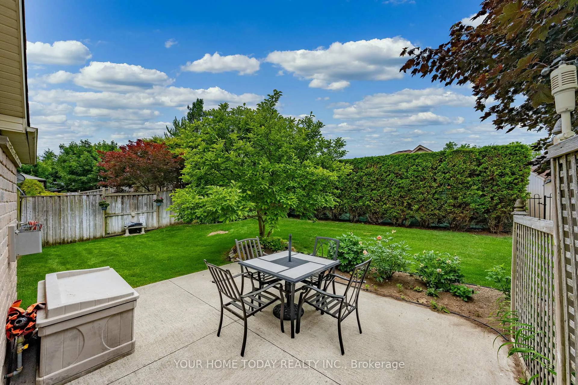 Photo 34 of 37 Dawkins Crescent, Halton Hills, Acton — HOMEH