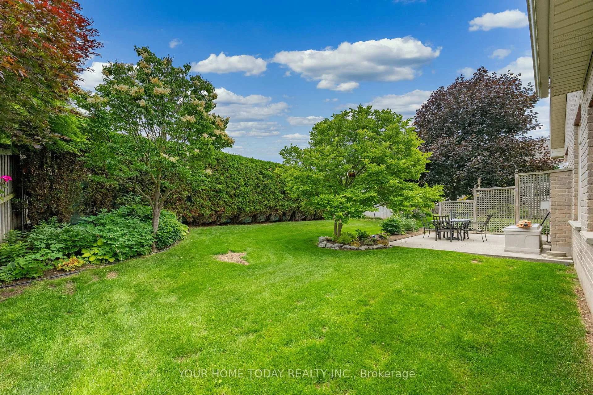 Photo 35 of 37 Dawkins Crescent, Halton Hills, Acton — HOMEH