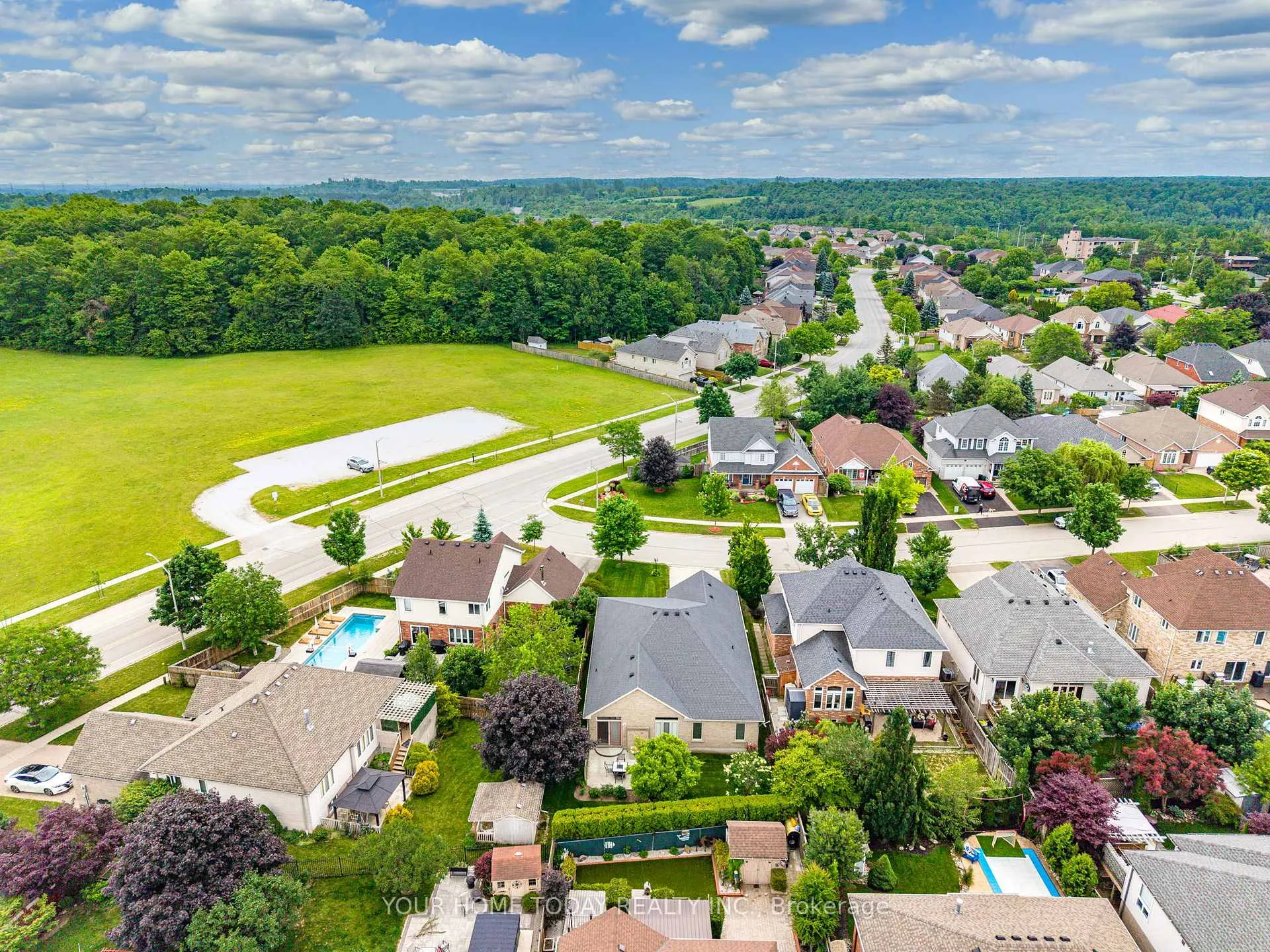 Photo 40 of 37 Dawkins Crescent, Halton Hills, Acton — HOMEH