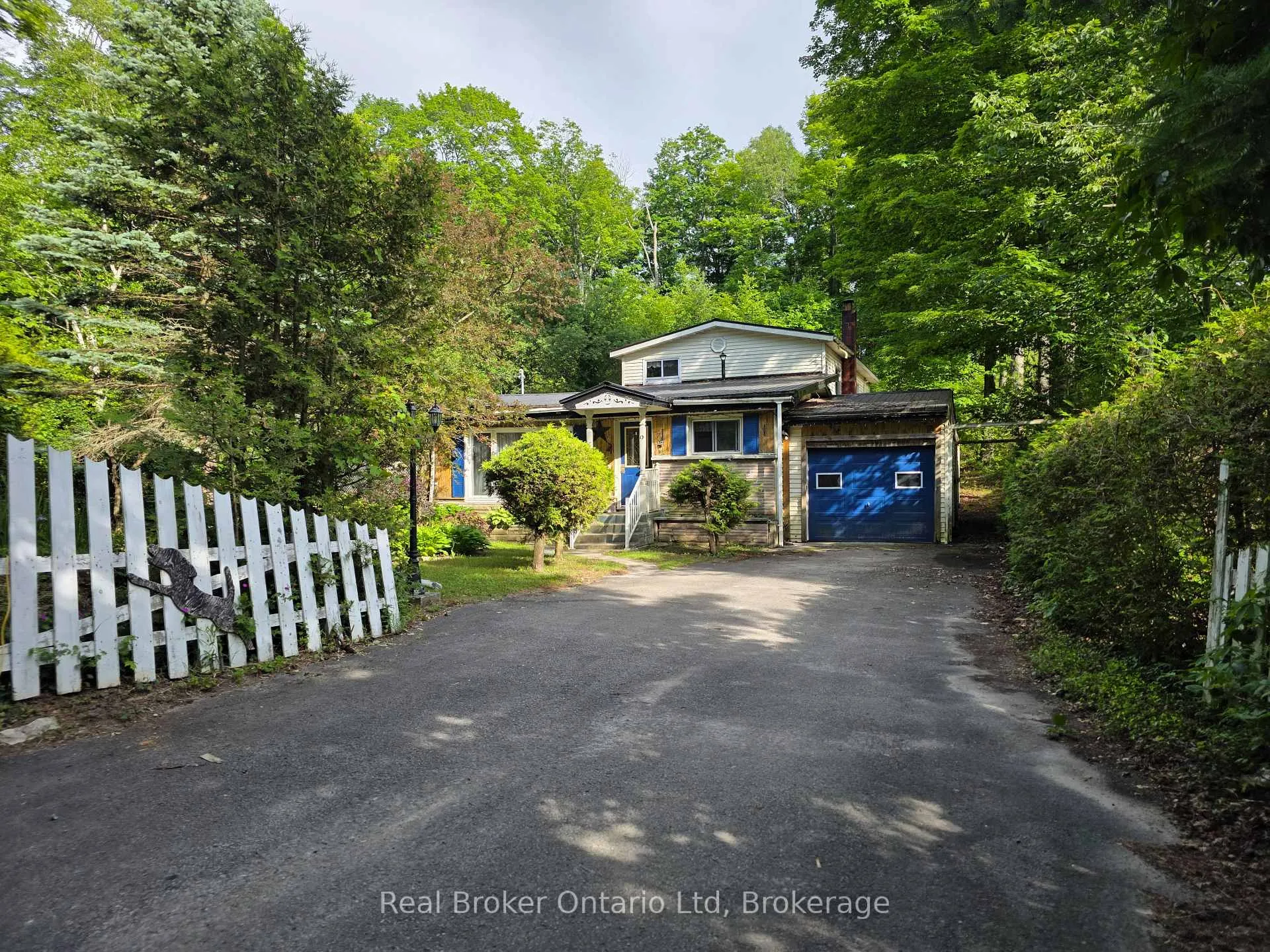 Photo 2 of 9 Burton Crescent S, South Bruce Peninsula — HOMEH