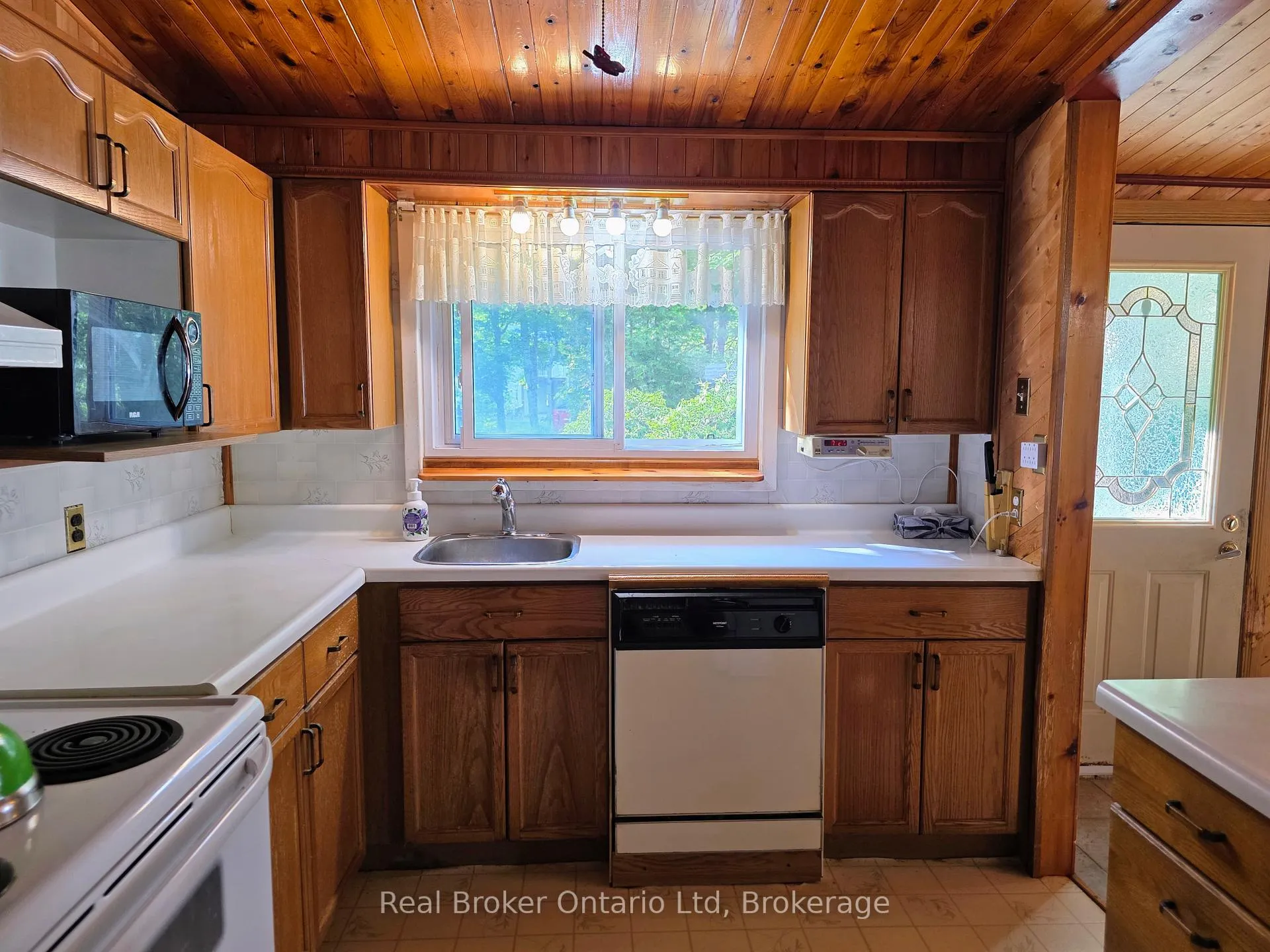 Photo 9 of 9 Burton Crescent S, South Bruce Peninsula — HOMEH